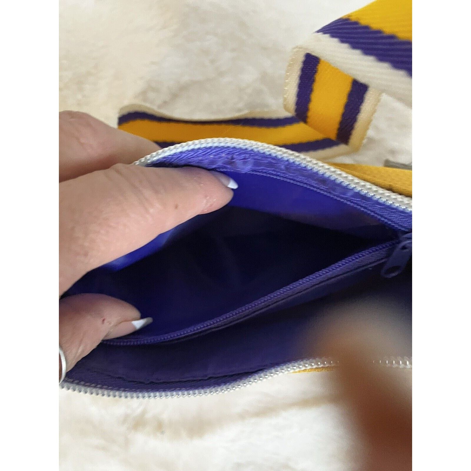 NBA Los Angeles Lakers Purse Casual game basketball LA y2k Size ONE SIZE - 10 Thumbnail