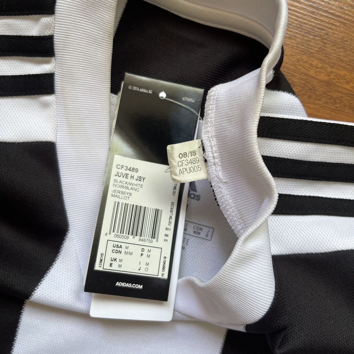 Adidas JUVENTUS ADIDAS 2018/2019 FOOTBALL HOME JERSEY #7 RONALDO Size US M / EU 48-50 / 2 - 9 Thumbnail