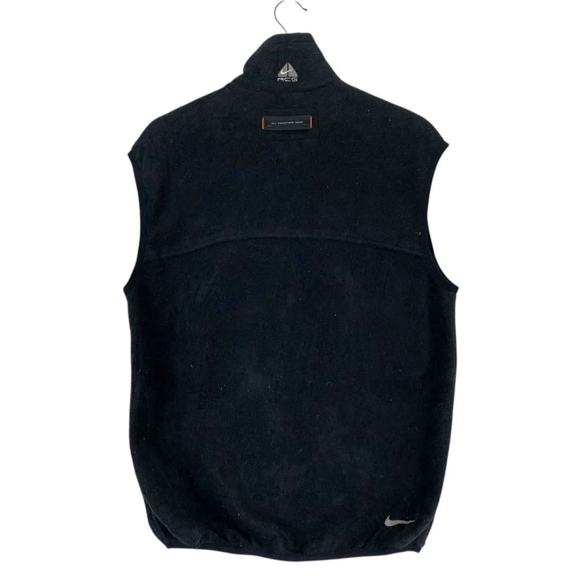 Nike Vintage Nike Fit All Conditions Gear Sleeveless Jacket Size US M / EU 48-50 / 2 - 11 Thumbnail