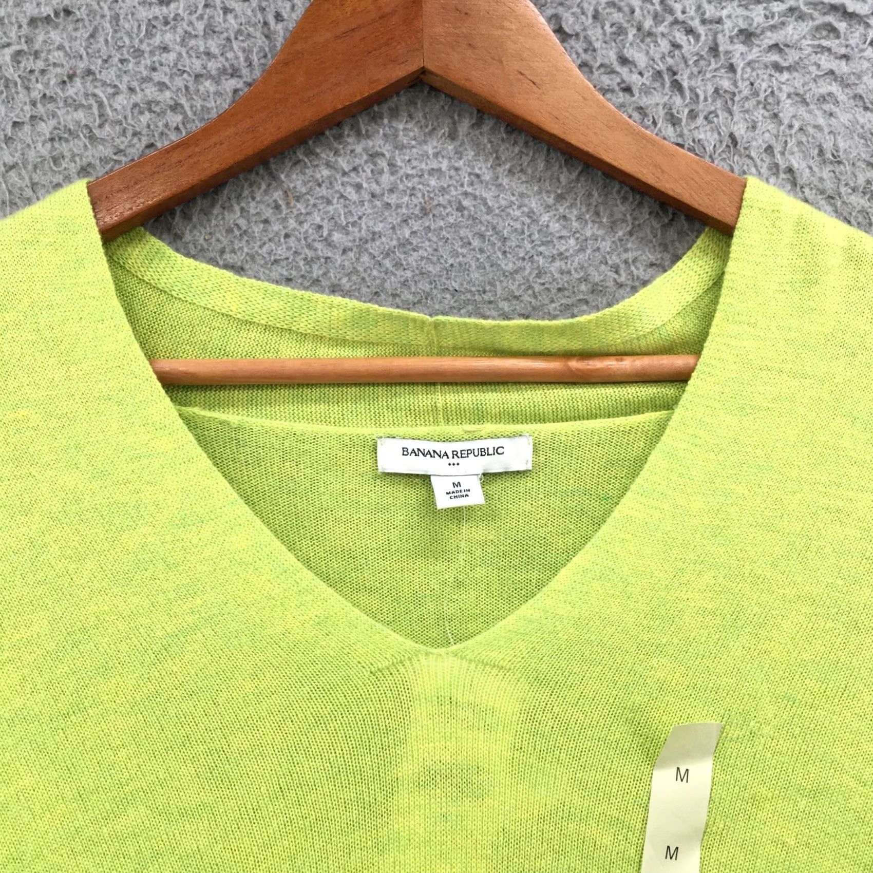 Banana Republic Banana Republic Sweatshirt Womens Medium Green Cashmere V-Neck Long Sleeve Pullover Knit Classic Casual Size M / US 6-8 / IT 42-44 - 4 Thumbnail