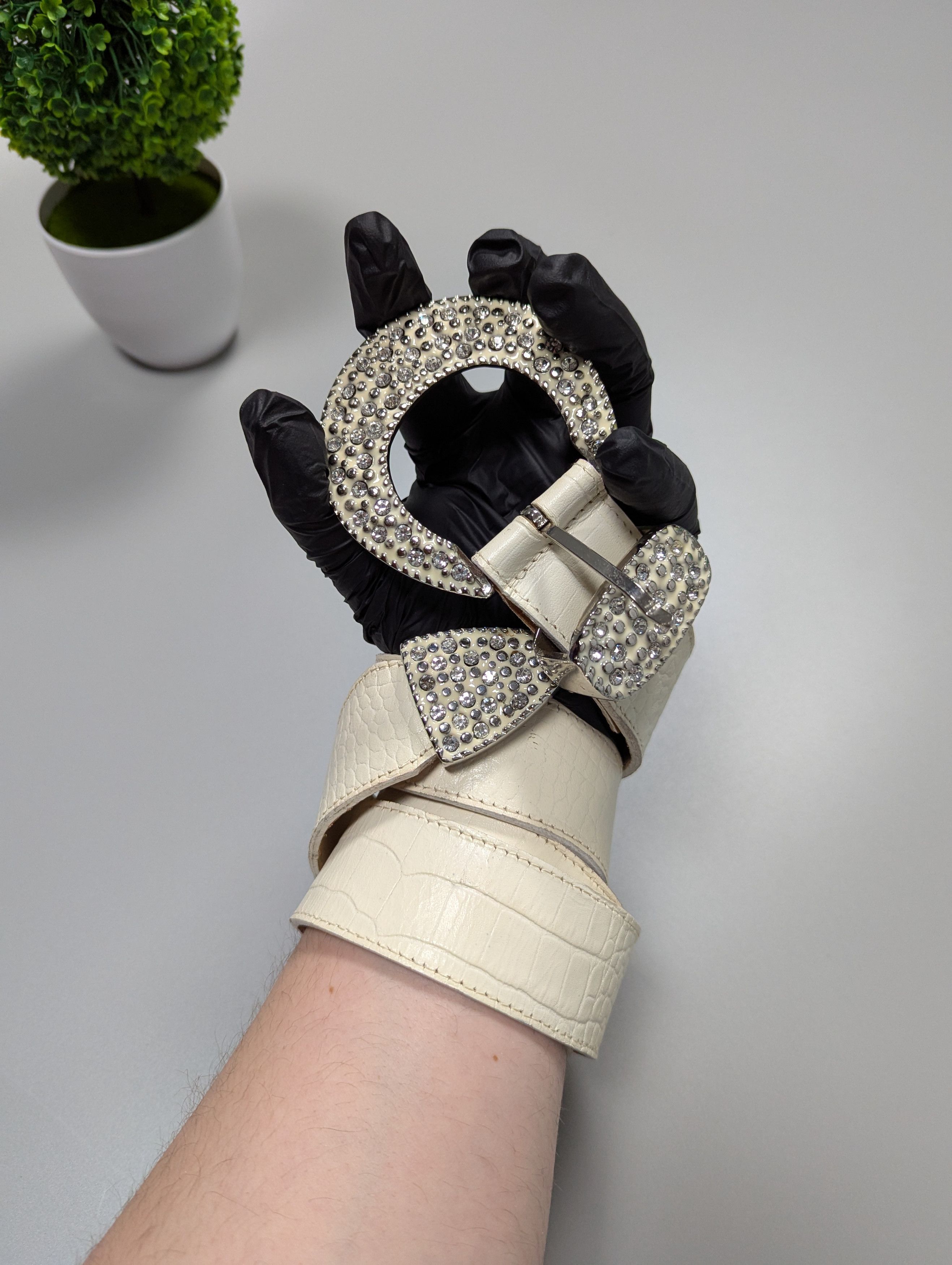 Japanese Brand × Vintage Y2K Womens White Leather Belt Metal Buckle With Rhinestones Size ONE SIZE - 1 Thumbnail