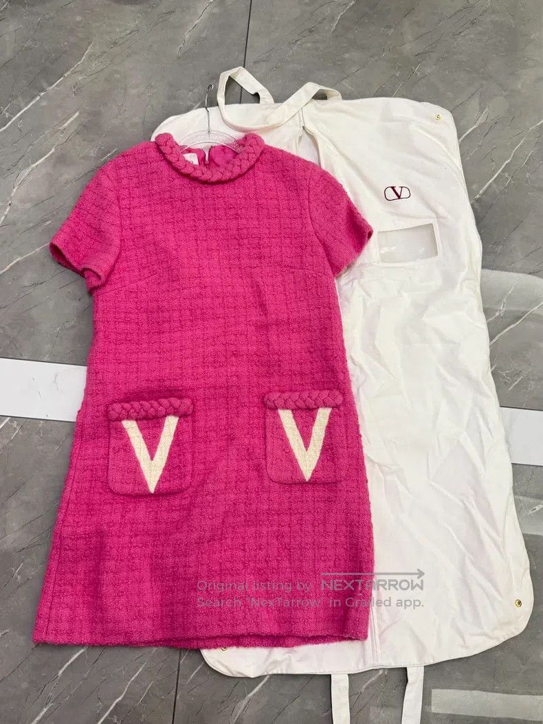 Valentino Valentino knitted dresses Size M / US 6-8 / IT 42-44 - 1 Thumbnail
