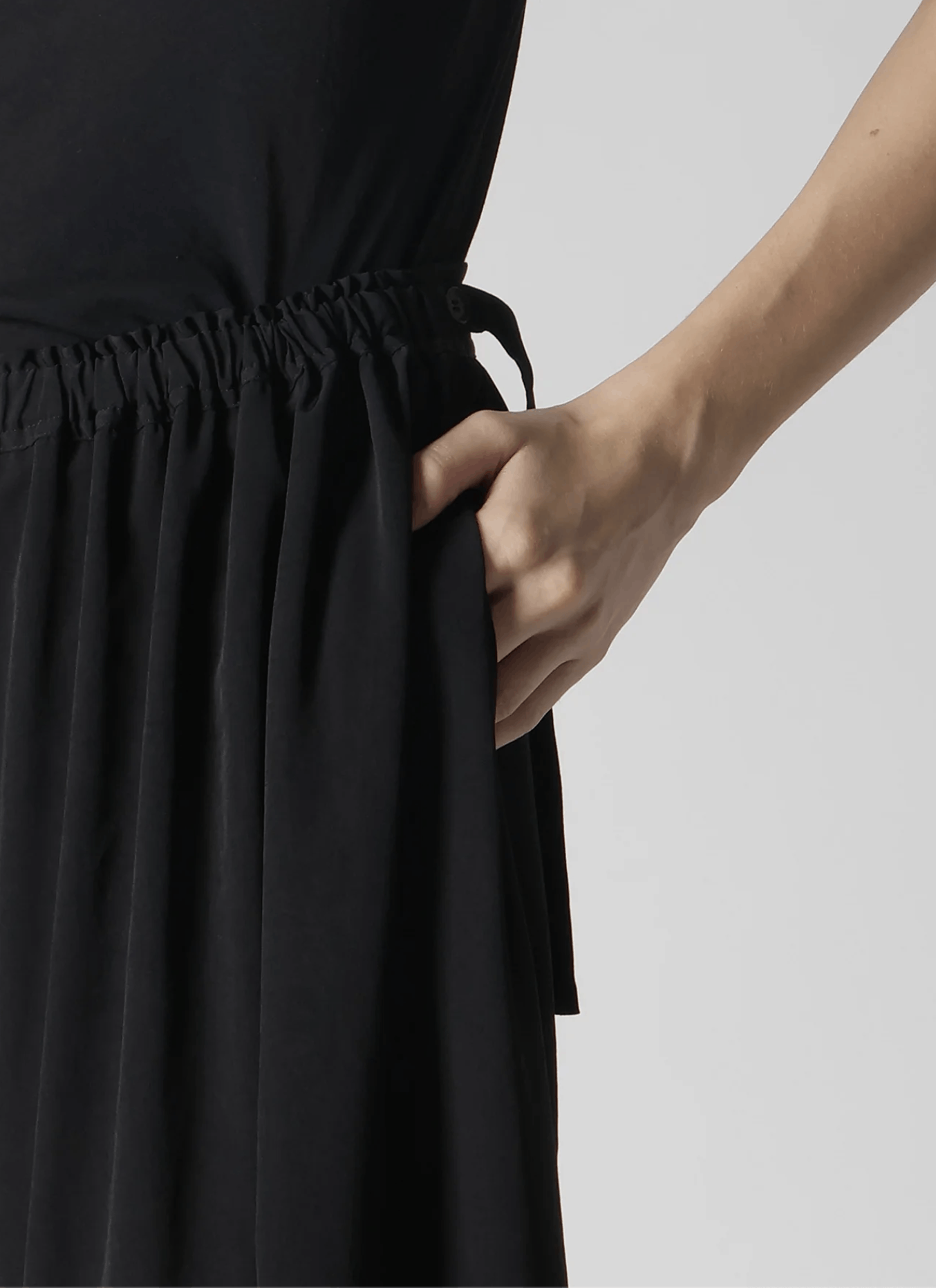 Yohji Yamamoto Yohji Yamamoto Collections - Crepe De Chine Skirt Pants Size 26" / US 2 / IT 38 - 4 Thumbnail
