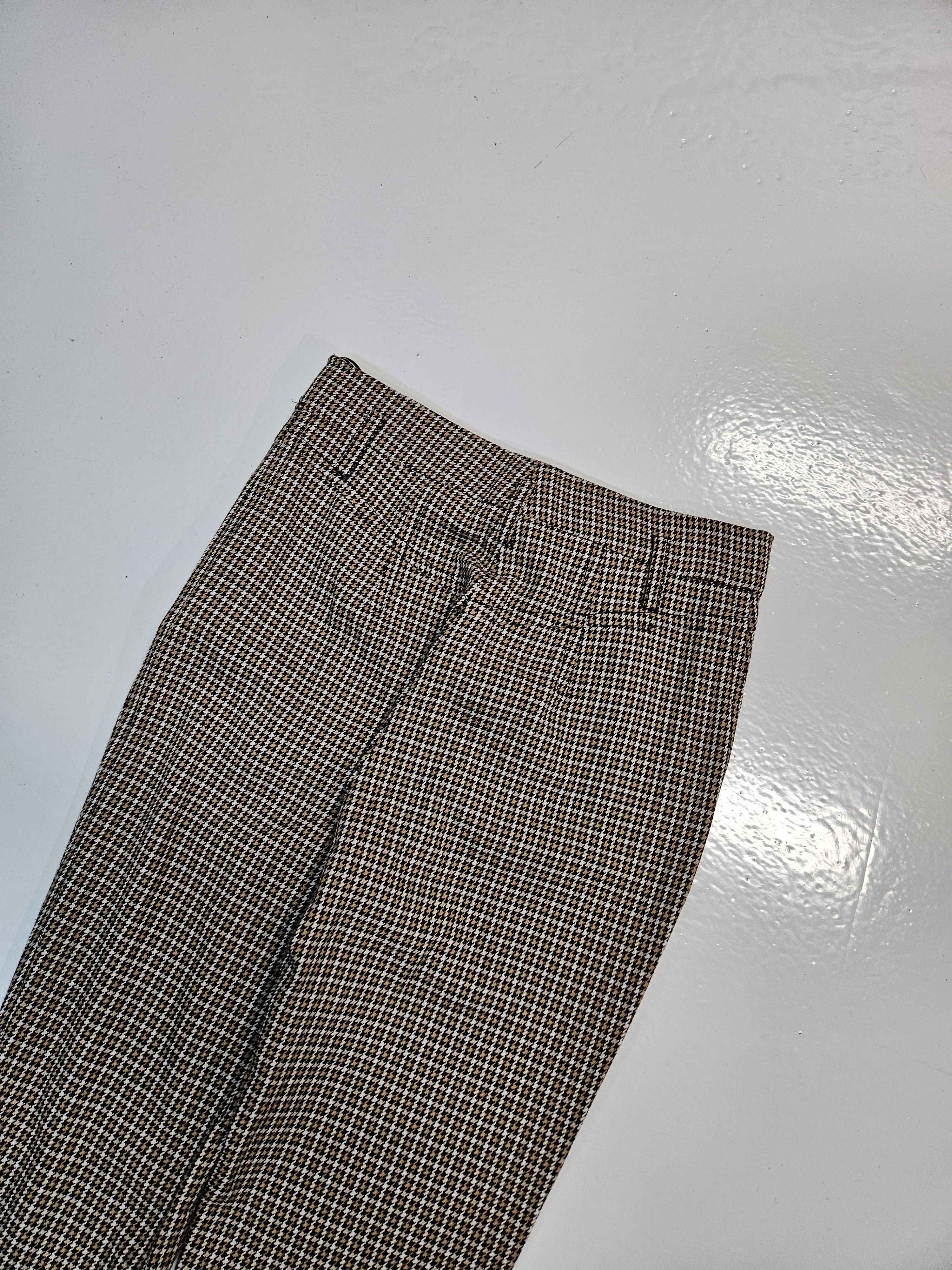 Louis Vuitton Louis Vuitton tapered herringbone wool pants Size 27" / US 4 / IT 40 - 8 Thumbnail