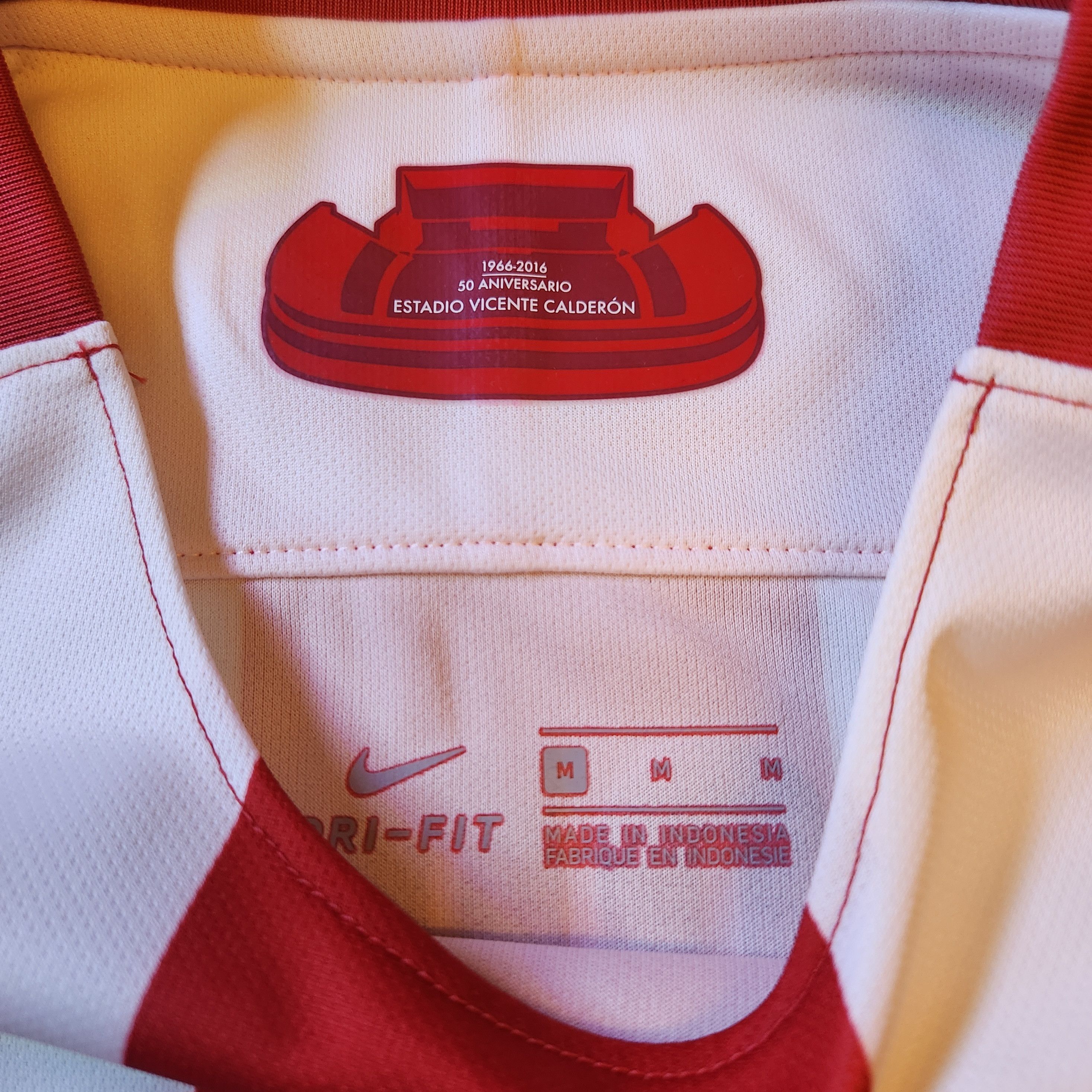 Nike Authentic Atletico Madrid TORRES 2016-2017 16/17 Home Jersey Size US M / EU 48-50 / 2 - 10 Thumbnail