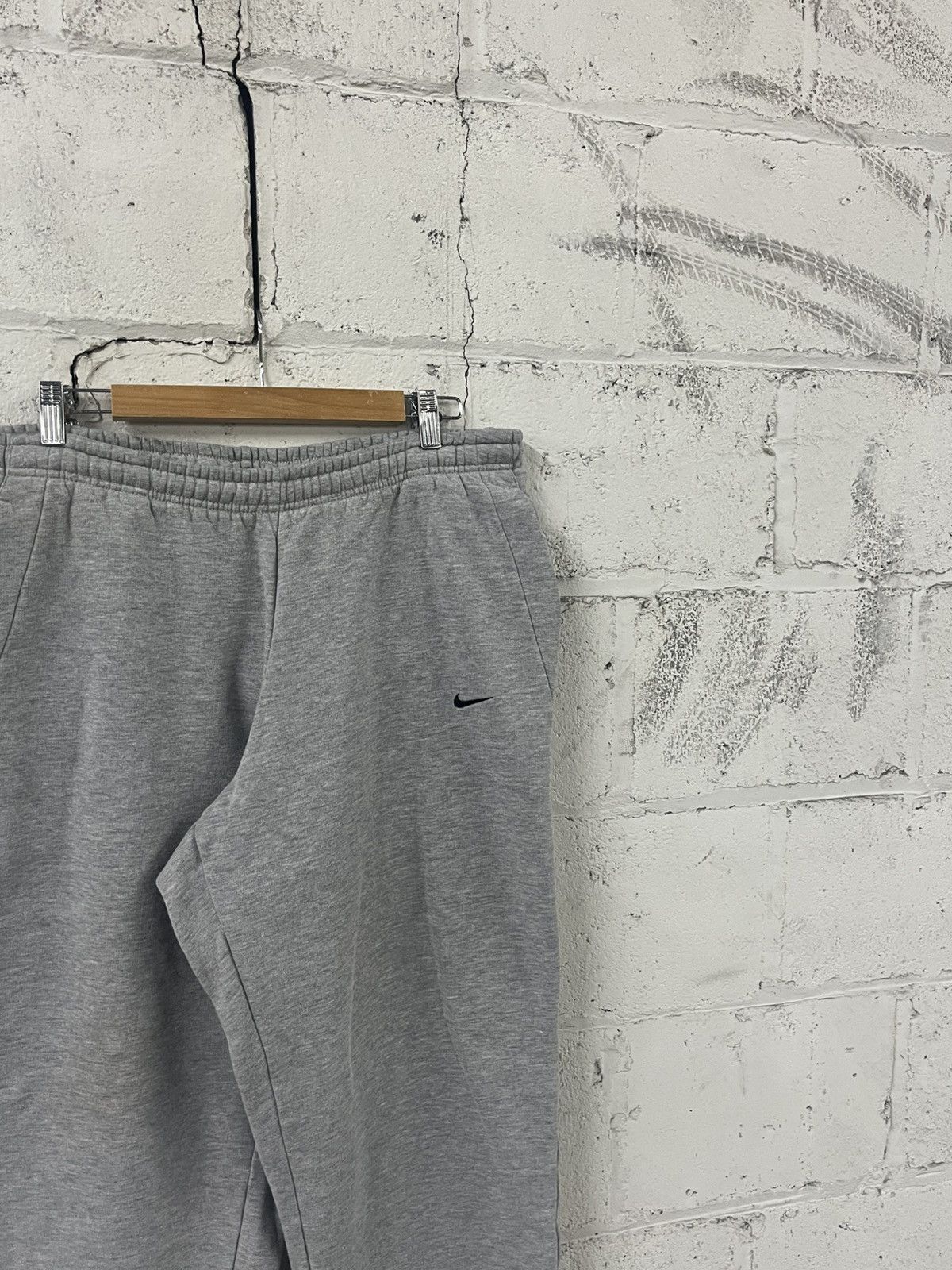Nike Nike baggy fit sweat pants vintage wide leg streetwear hype Size US 34 / EU 50 - 4 Thumbnail