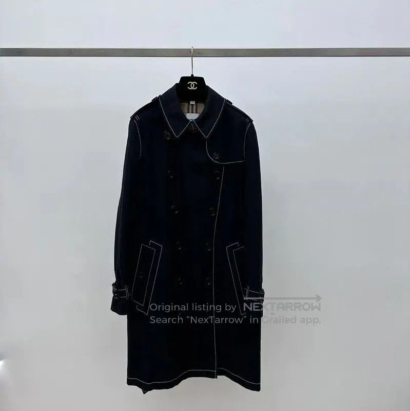 Burberry Burberry Black Women's Trench Coat. Size M / US 6-8 / IT 42-44 - 1 Thumbnail
