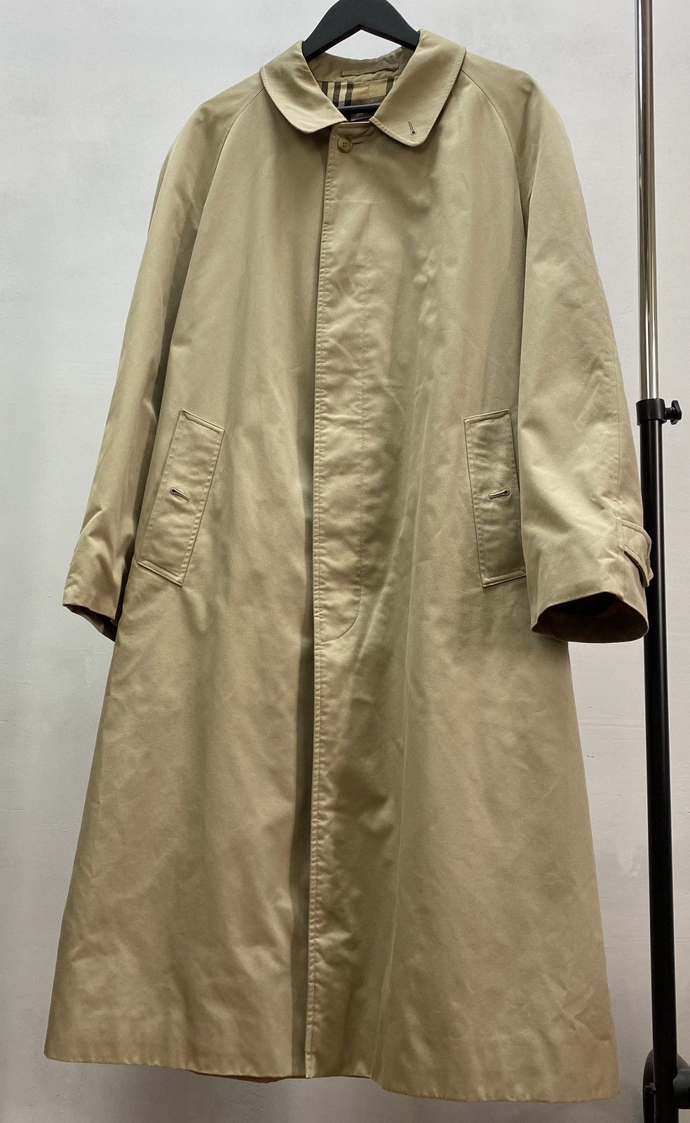 Burberry × Vintage Vintage 90’s Burberry’s nova check men’s trench coat Jacket Size US L / EU 52-54 / 3 - 2 Thumbnail