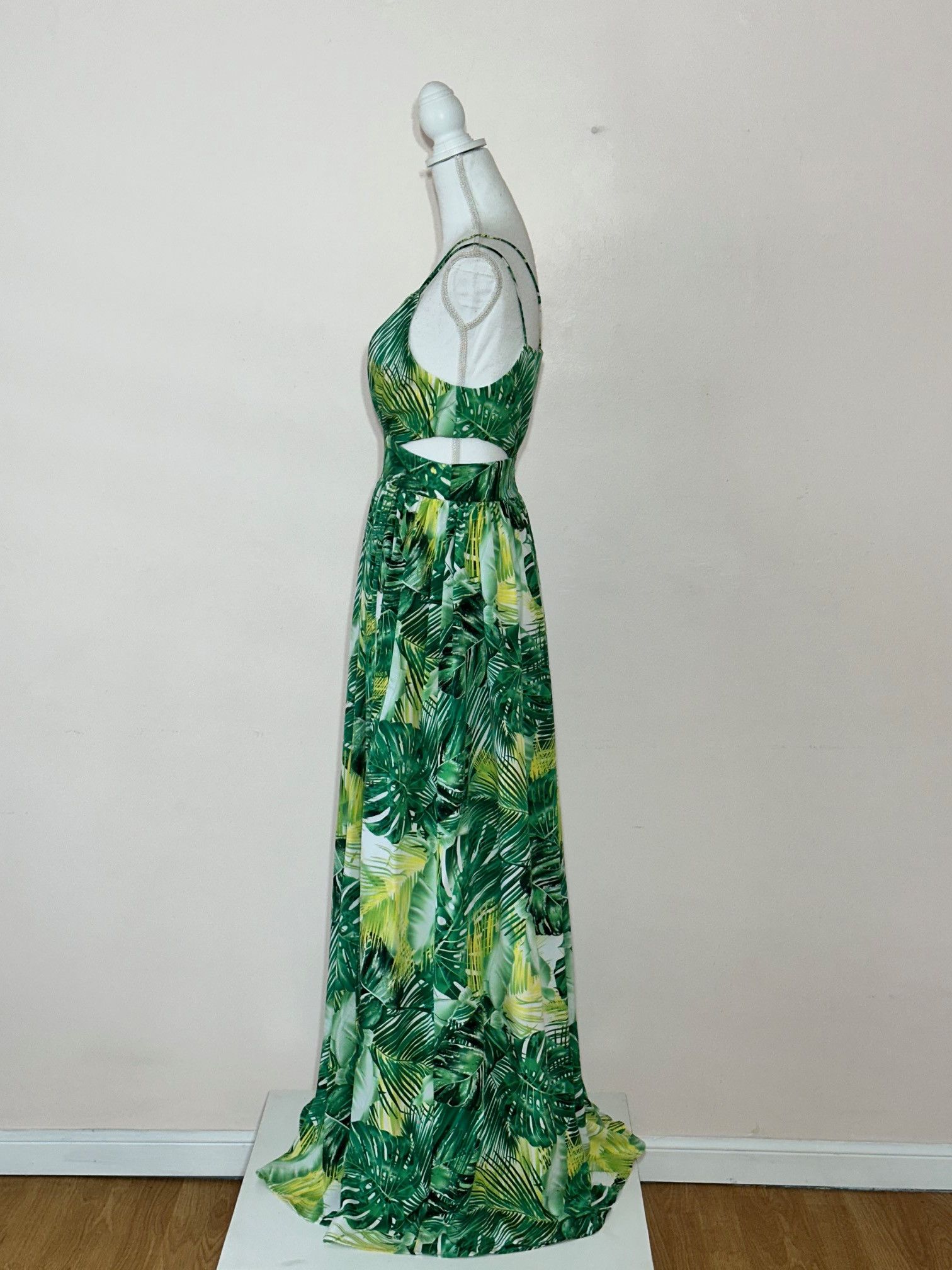 Fashion Nova Tropical Palm Print Maxi Dress Size M Size M / US 6-8 / IT 42-44 - 6 Thumbnail