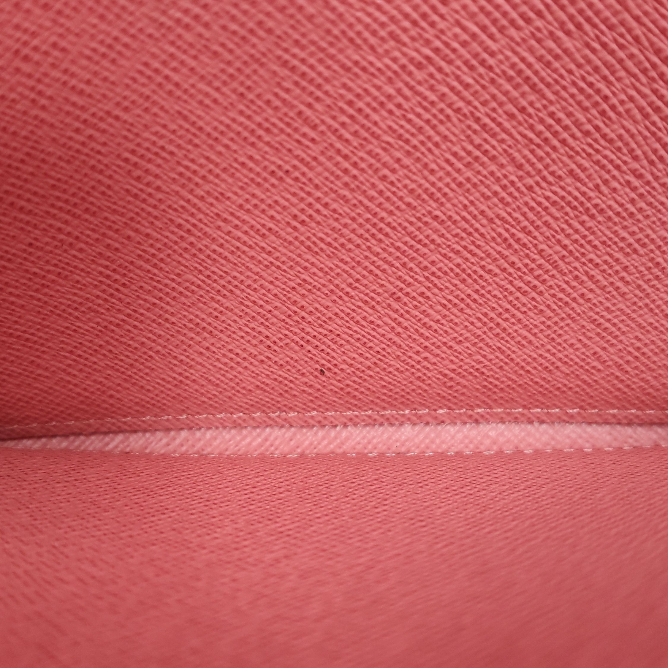 Louis Vuitton Louis Vuitton (LV) Zippy cowhide ripple logo zip around wal Size ONE SIZE - 3 Thumbnail