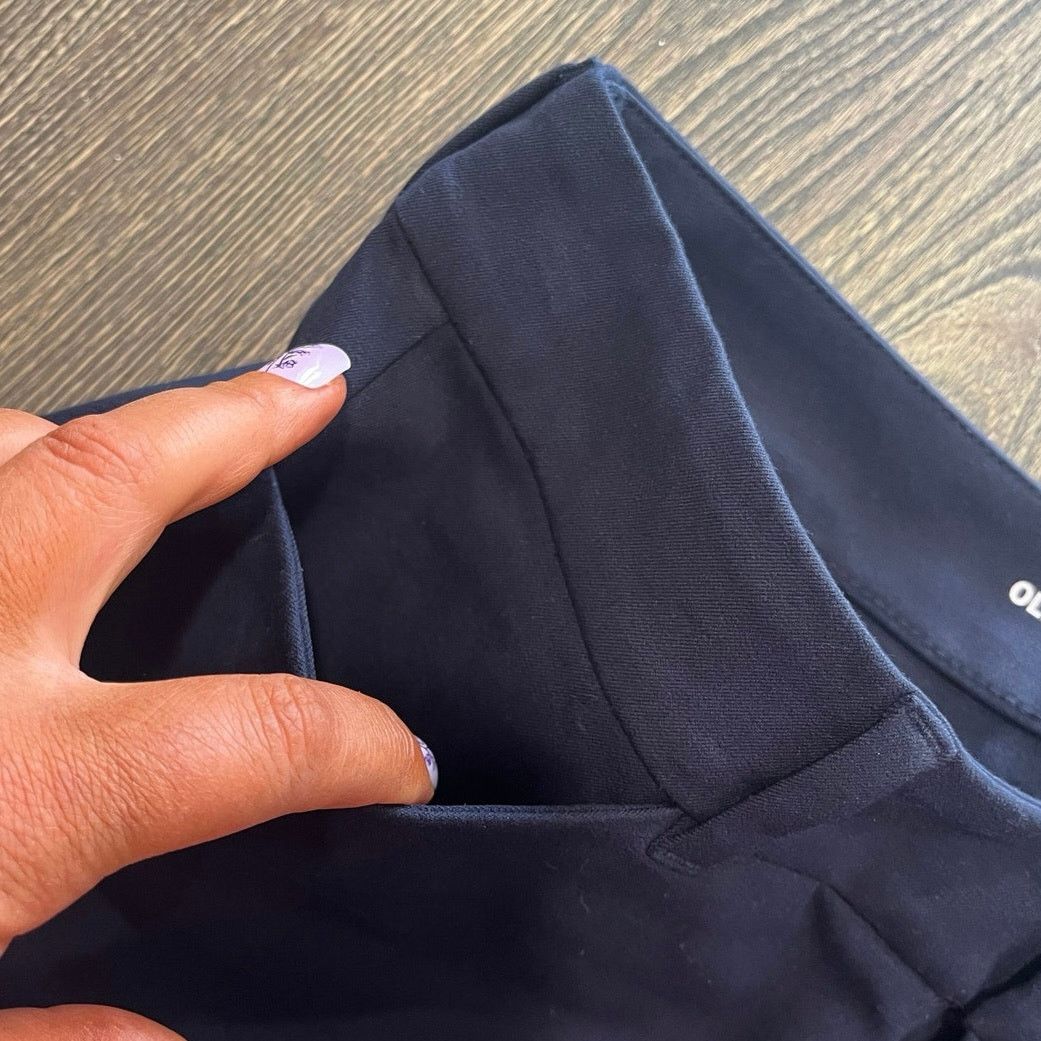 Old Navy NWT Old Navy High-Rise Pixie Pants Secret Stretch Black 12 Size 34" / US 12 / IT 48 - 4 Thumbnail