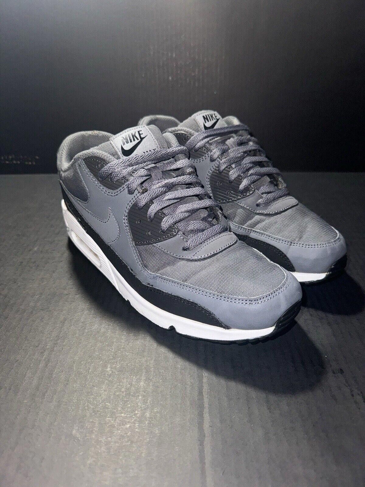 Nike Nike Men's Air Max 90 Black Dark Grey 537384-085 Sz 9.5 Size US 9.5 / EU 42-43 - 2 Thumbnail