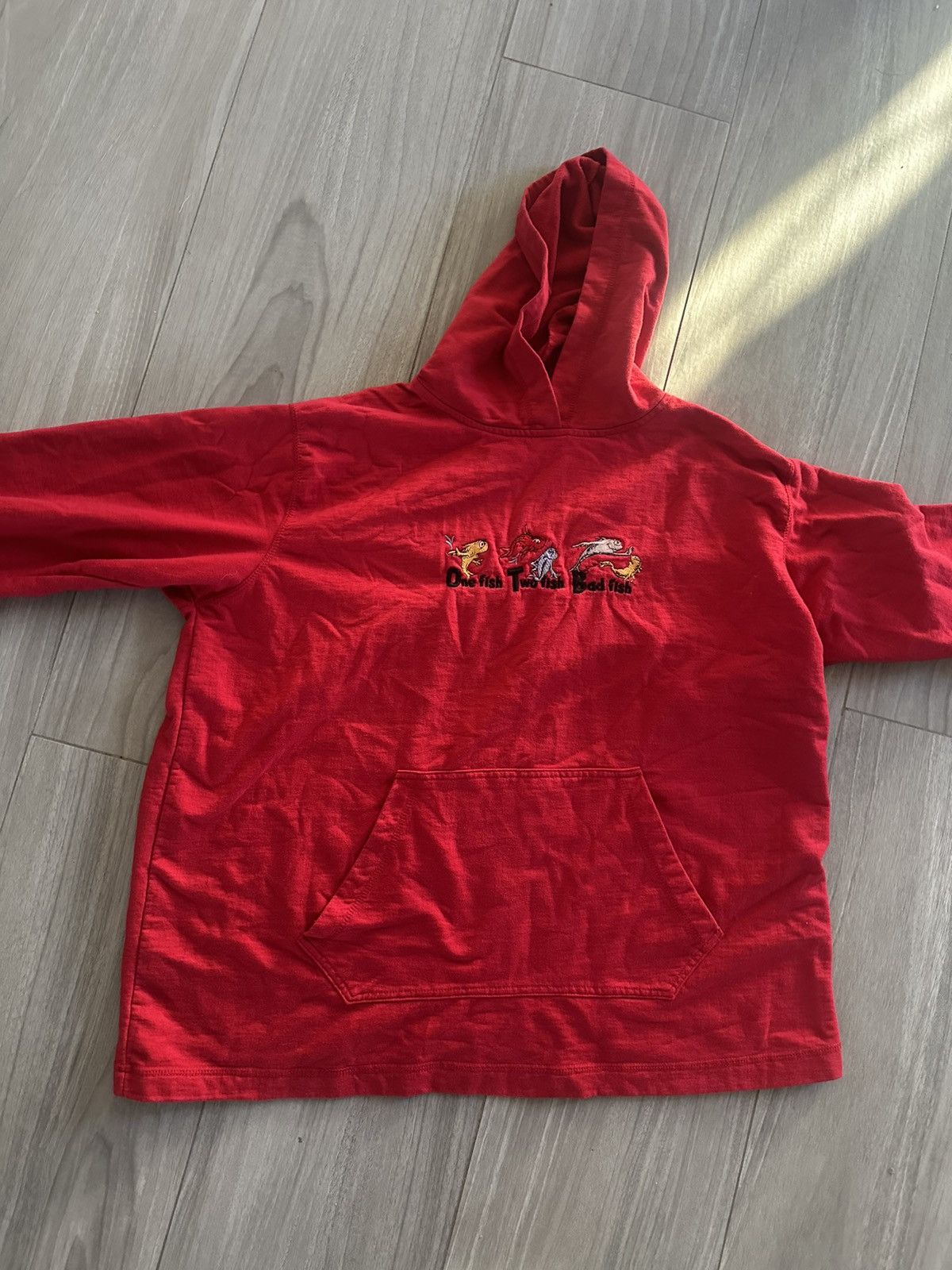Vintage VINTAGE DR. SUESS "One Fish Two Fish Bad Fish" RED HOODIE Size L / US 10 / IT 46 - 1 Thumbnail