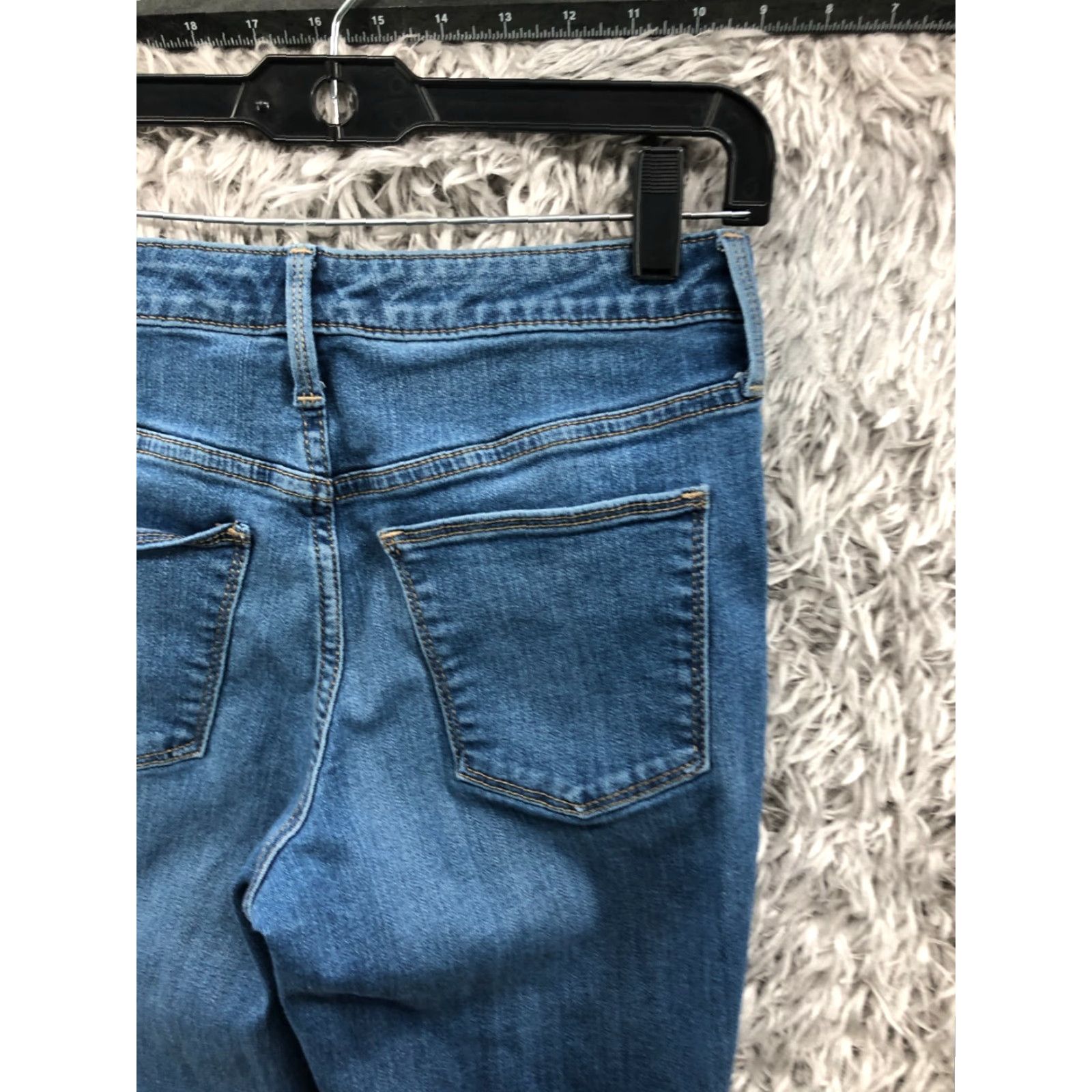 Vintage Universal Thread High Rise Skinny Jeans Size 4 Womens Medium Wash Blue Denim Jeans Skinny Womens Size 4 Blue Size 27" / US 4 / IT 40 - 6 Thumbnail