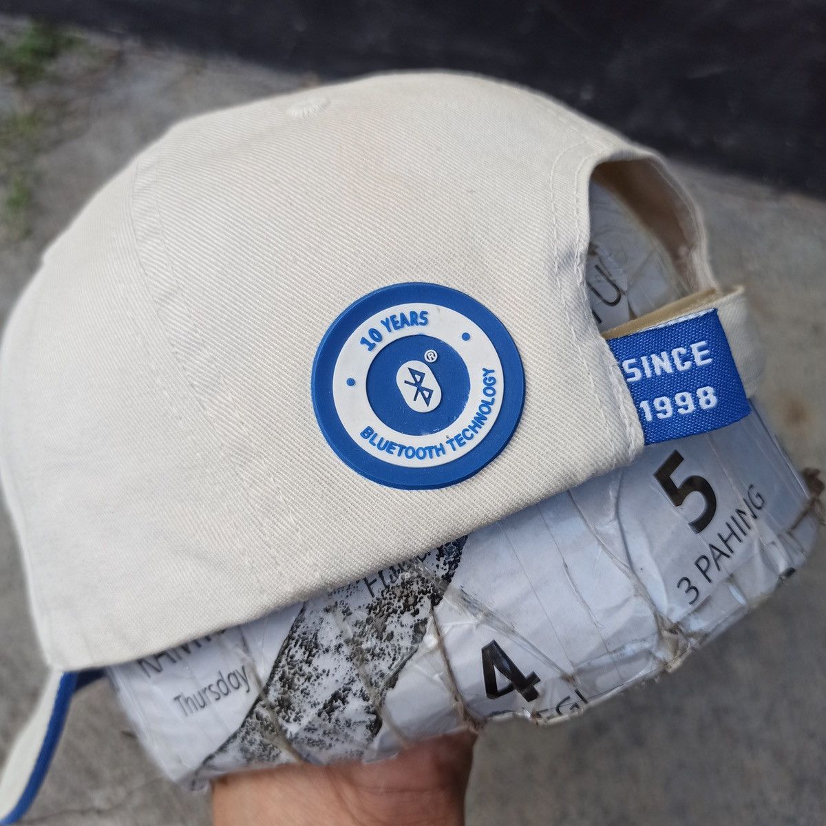 Arts & Science Archival.. 10 year bluetooth celebration hat Size ONE SIZE - 7 Thumbnail