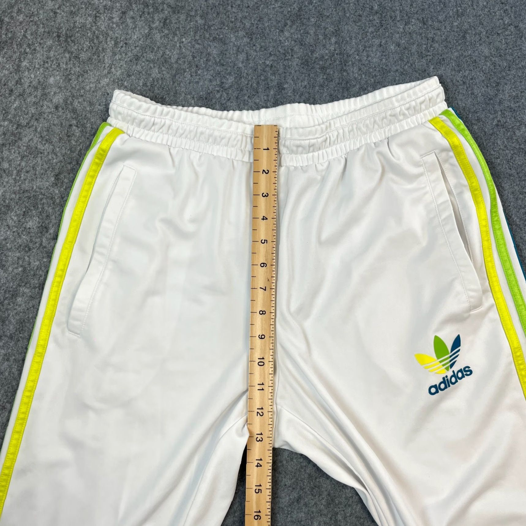 Adidas Adidas Originals Track Pants Mens L White Trefoil Joggers Trousers Gym & Training Pockets Regular Waist 36 in Blended Fabric Polyester Vintage No Size US 33 - 5 Thumbnail