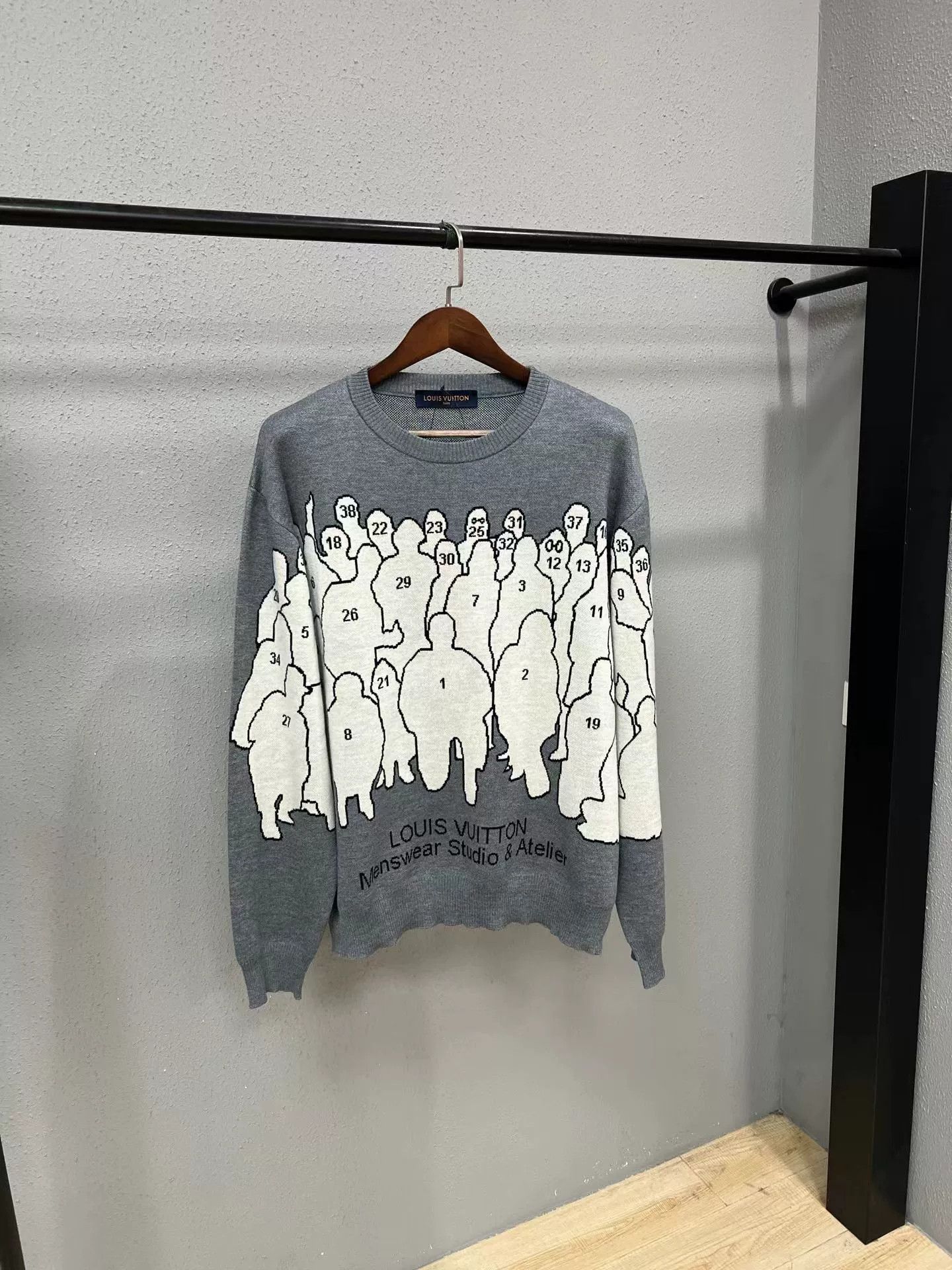 Louis Vuitton LV Portrait Knit Sweater XXL Size US XXL / EU 58 / 5 - 1 Thumbnail