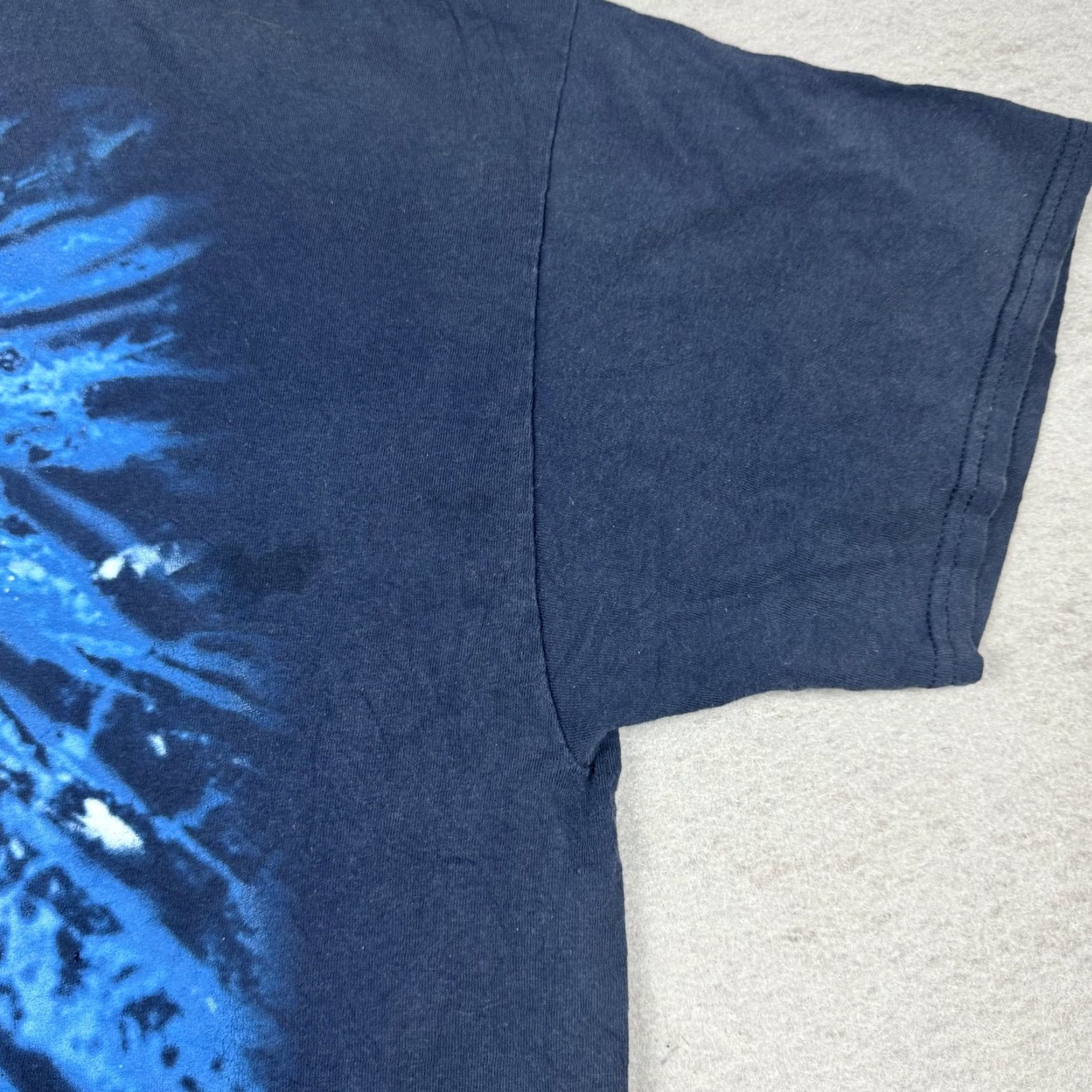 Gildan Gildan Mens Shirt 2XL Wolf Moon Graphic Tee Blue Black Wildlife Size US XXL / EU 58 / 5 - 4 Thumbnail