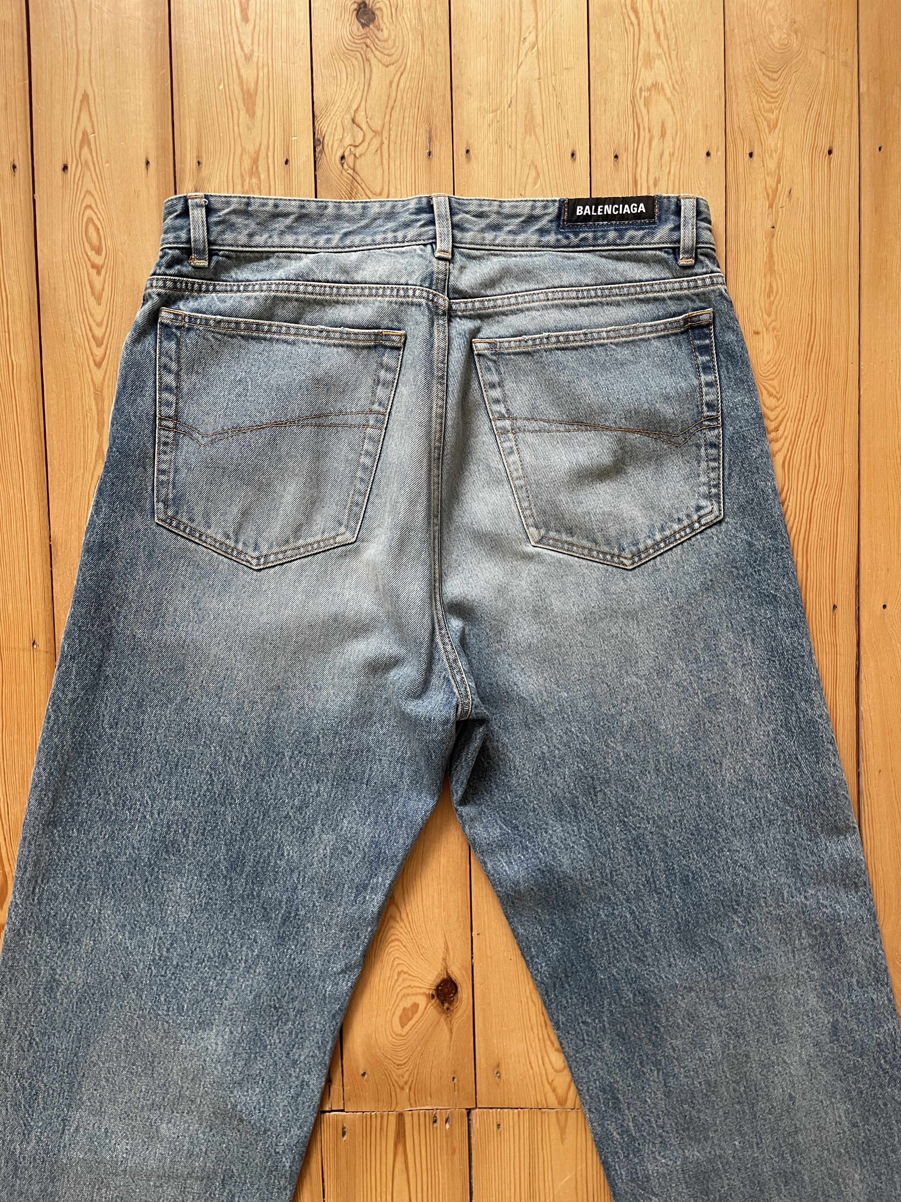 Balenciaga Balenciaga - Light Wash Loose-Fit Jeans L Size US 36 / EU 52 - 7 Thumbnail