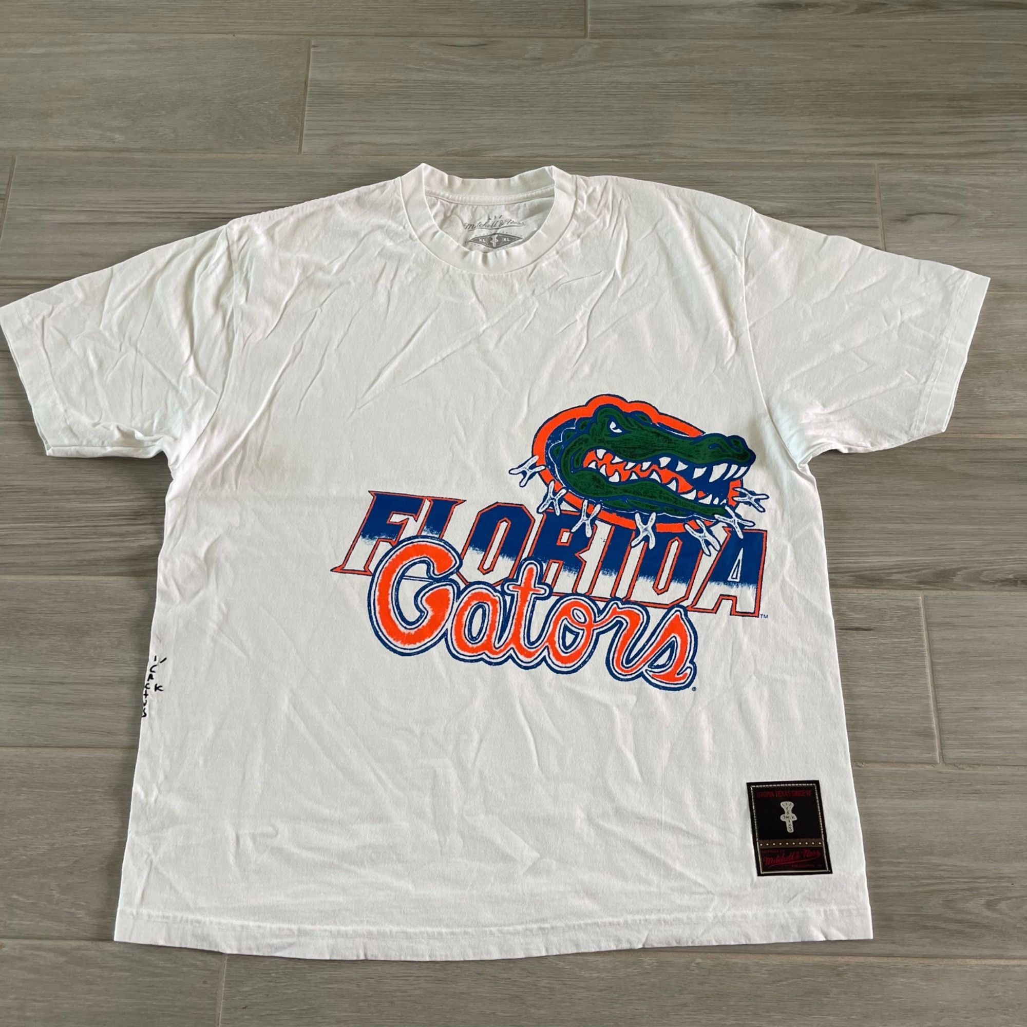 Mitchell & Ness × Travis Scott TRAVIS SCOTT CACTUS JACK MITCHELL & NESS x FL GATORS TEE XL Size US XL / EU 56 / 4 - 2 Thumbnail