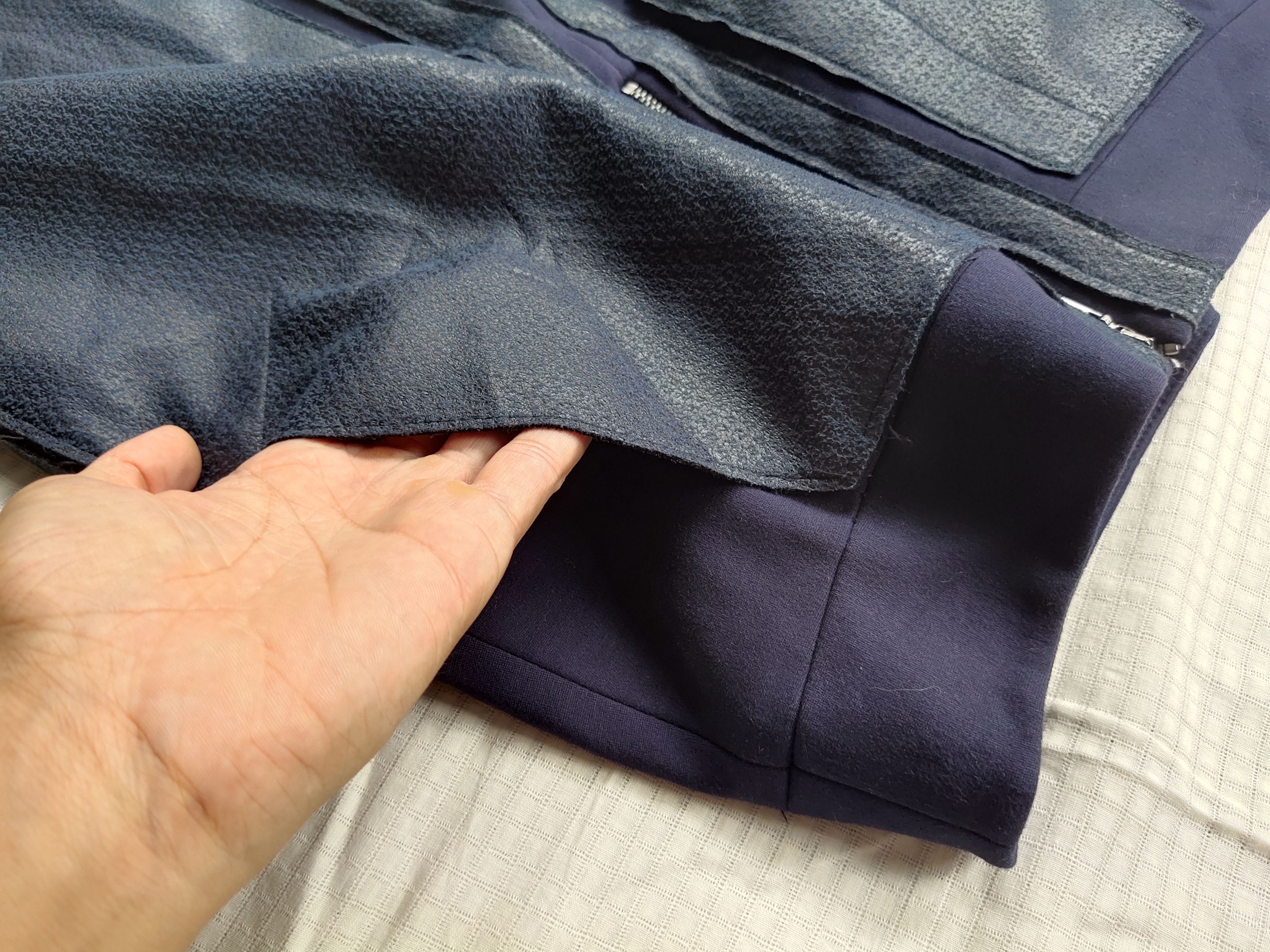 Adolfo Dominguez (SK71) Adolfo Dominguez Navy Blue Front Zip Skirt Sz 6 / 40 Size 28" / US 6 / IT 42 - 3 Thumbnail