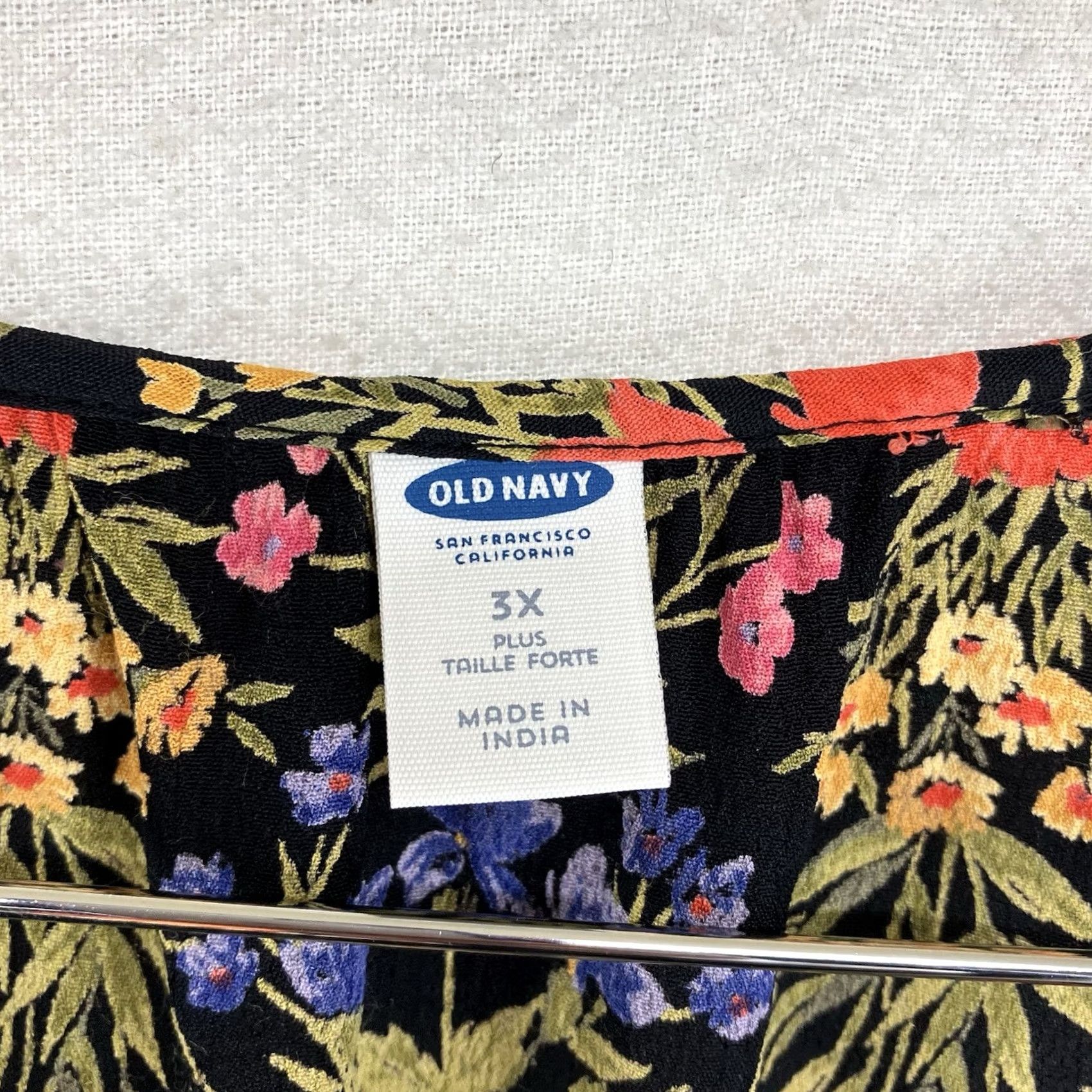 Old Navy VINTAGE? No, not vintage. Old Navy Women's Blouse Shirt? Size XXL / US 16-18 / IT 52-54 - 3 Thumbnail