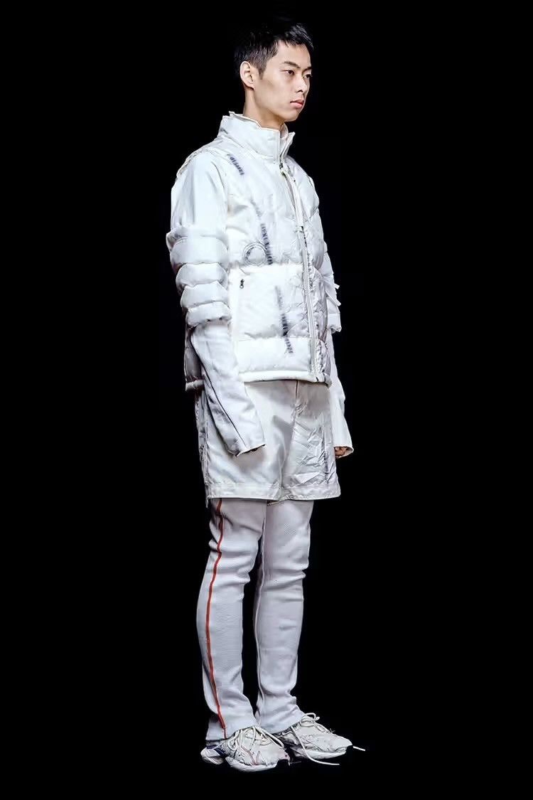 KANGHYUK KANGHYUK 2019 COLLECTION 6 Airbag Nylon Puffer Down Vest Size US M / EU 48-50 / 2 - 2 Thumbnail