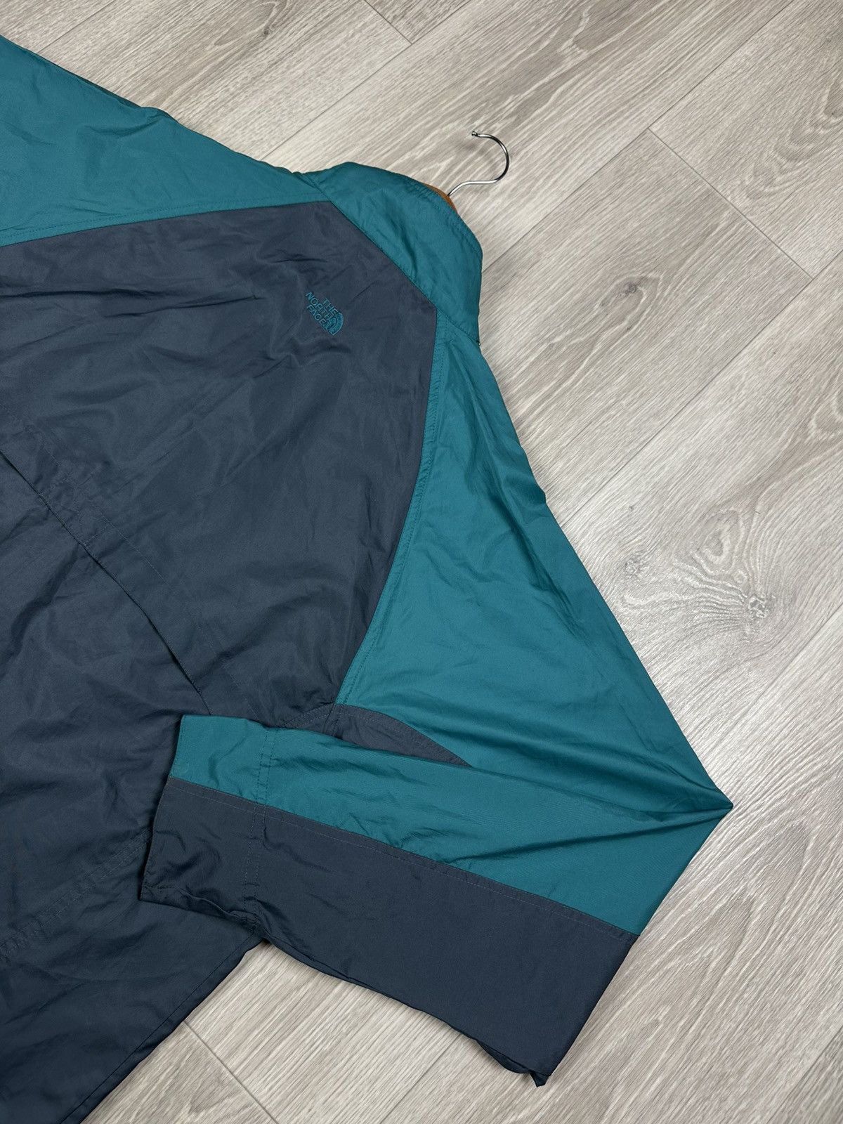The North Face Vintage The North Face Light Jacket Windbreaker Size L Size US L / EU 52-54 / 3 - 6 Thumbnail