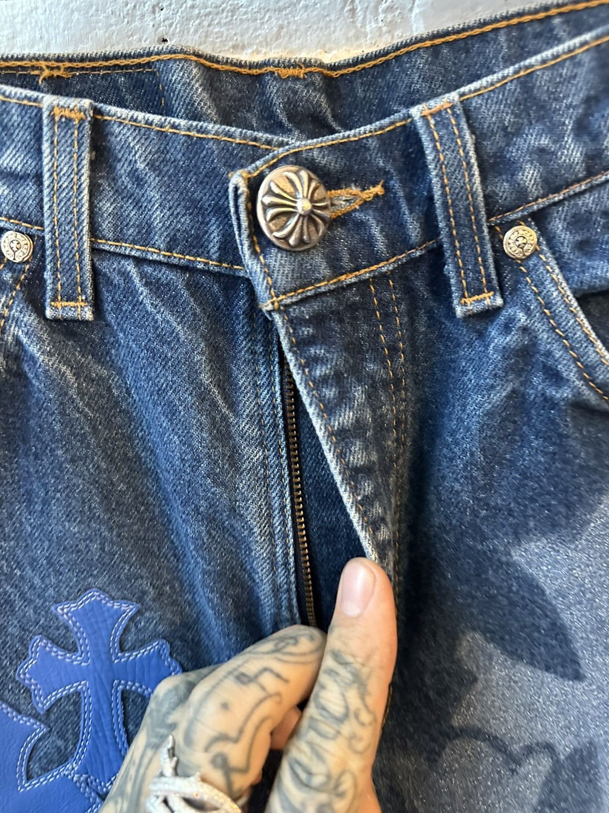 Chrome Hearts Chrome Hearts NEW Levi Stencil cross patch jeans 30 31 Size US 30 / EU 46 - 3 Thumbnail