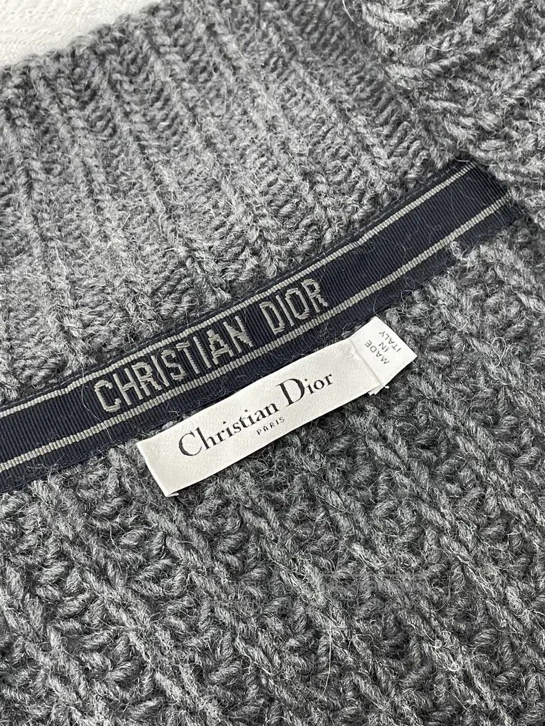 Dior Dior Grey silhouette V-neck knitted sweater Size XXS / US 00 / IT 34 - 2 Thumbnail