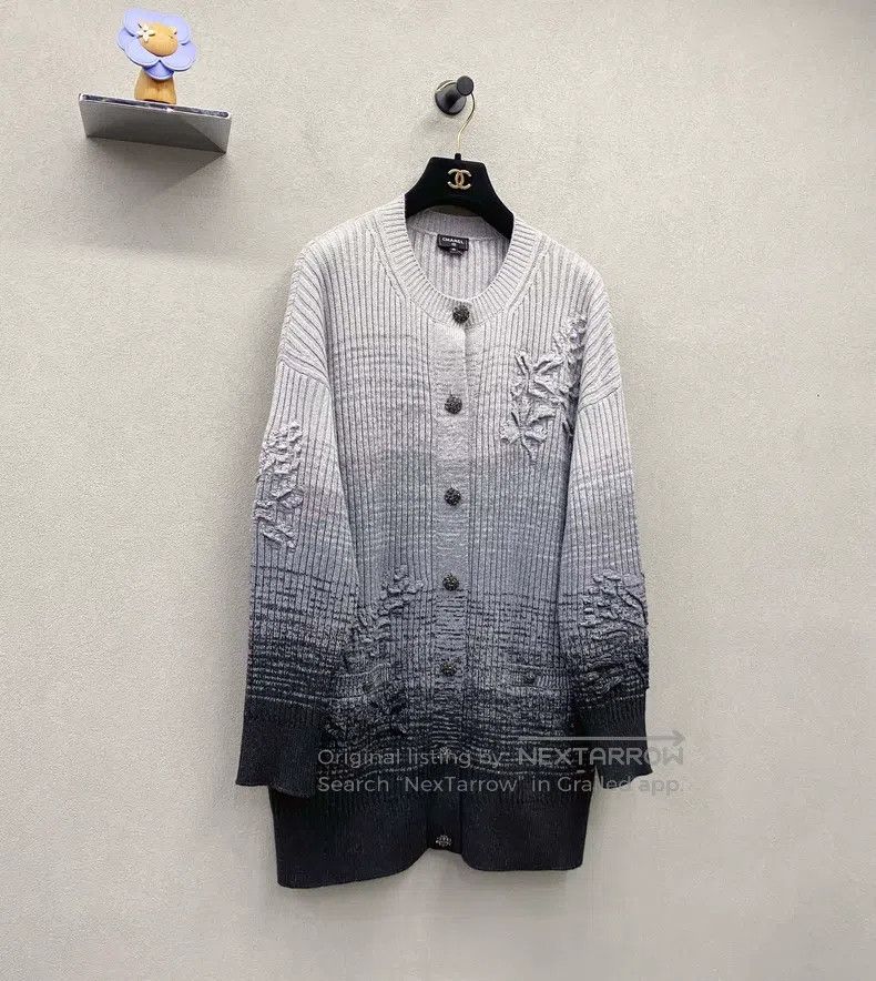 Chanel Chanel Gradient Grey Floating Flower Cardigan coat Size S / US 4 / IT 40 - 3 Thumbnail