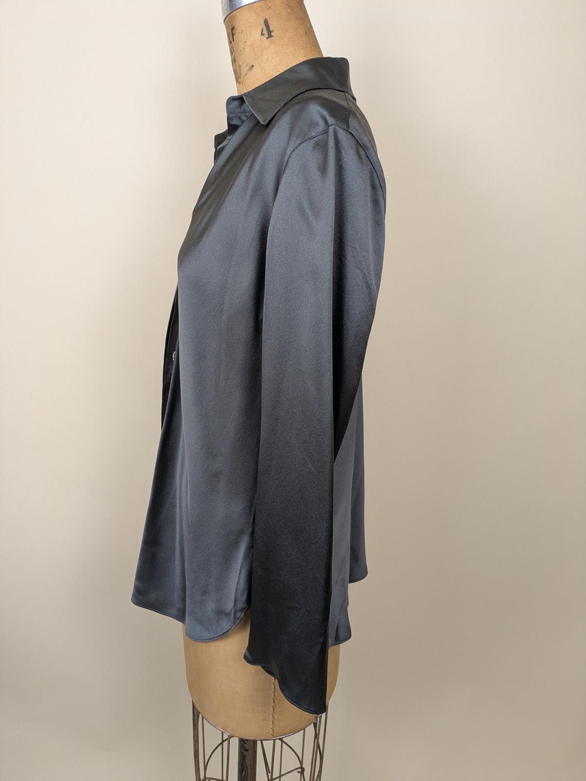 Vince the perfect black silk button up shirt Size S / US 4 / IT 40 - 3 Thumbnail