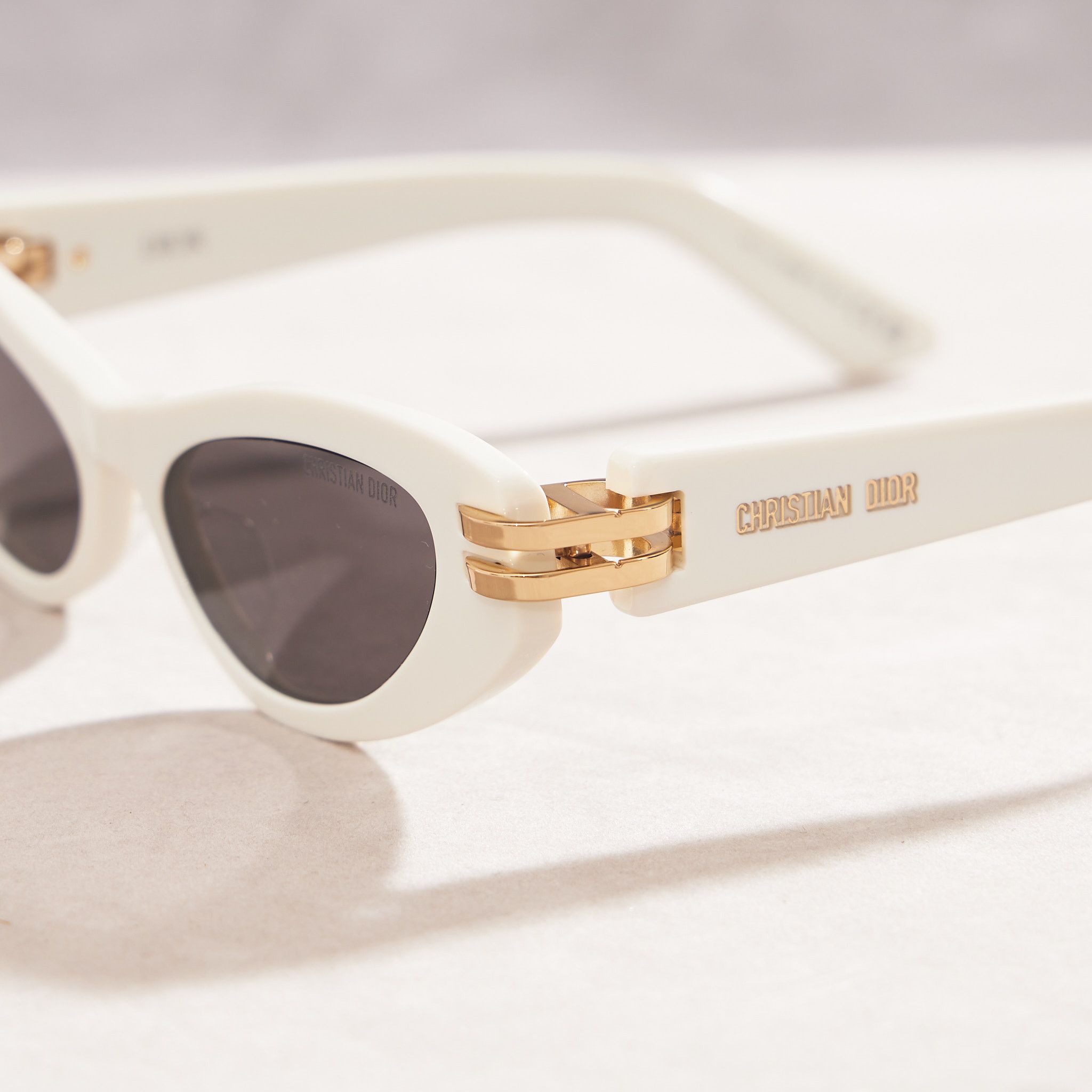 Dior DIOR CDior B1U Butterfly Sunglasses WHITE Size ONE SIZE - 3 Thumbnail