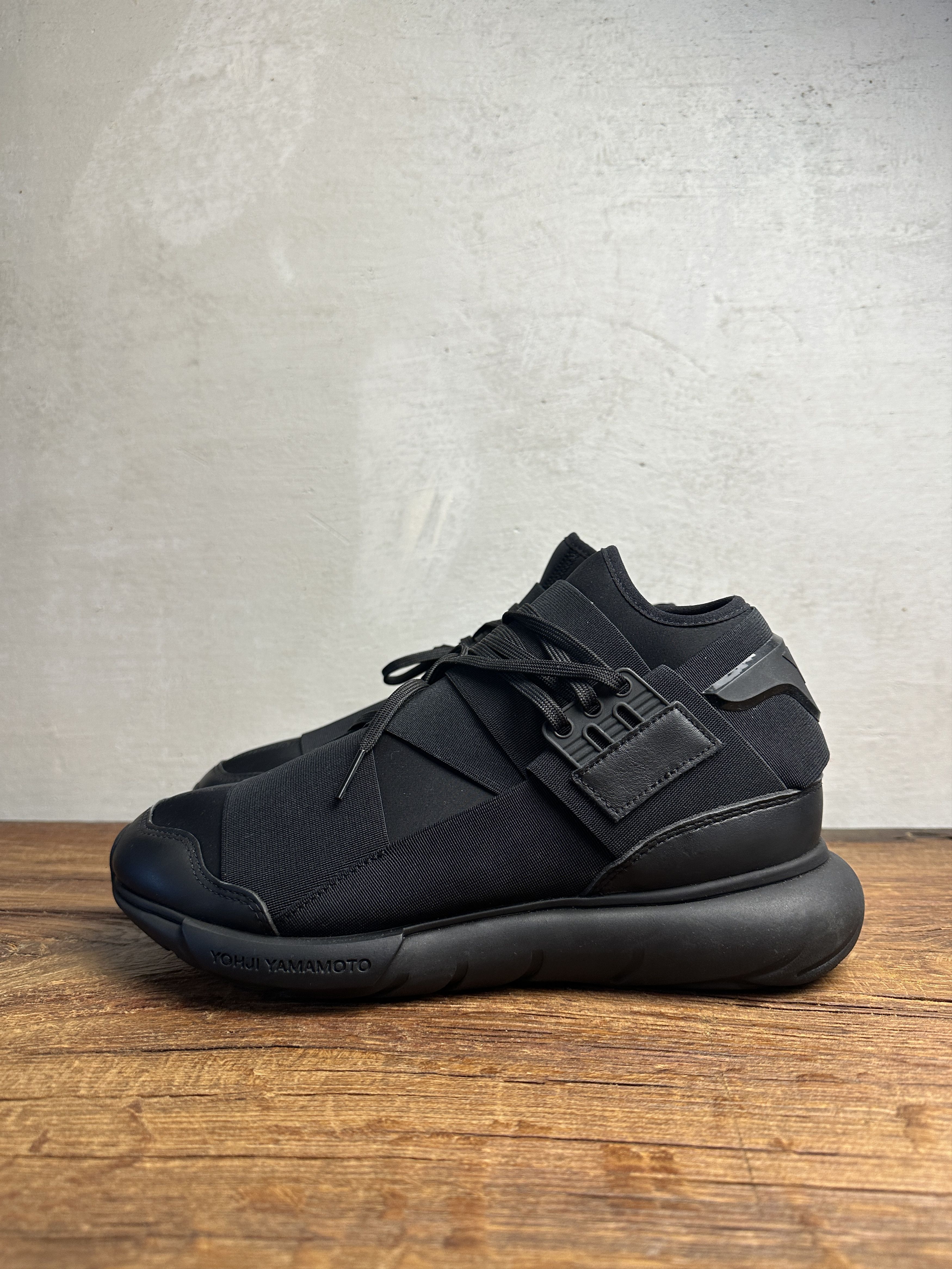 Adidas Y-3 Qasa High Triple Black Size US 7 / EU 40 - 2 Thumbnail