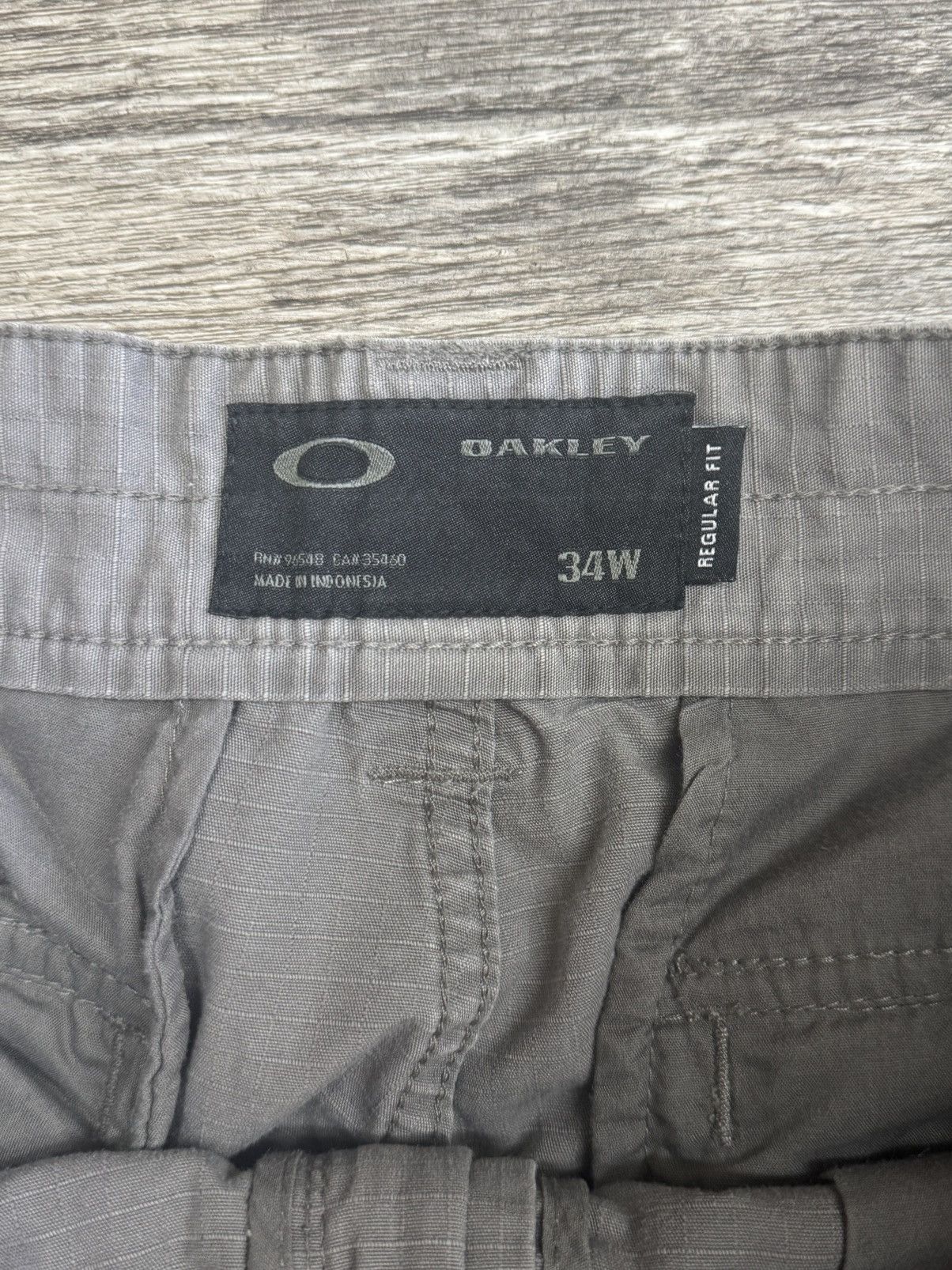 Oakley Vintage Cargo Shorts Size US 34 / EU 50 - 3 Thumbnail