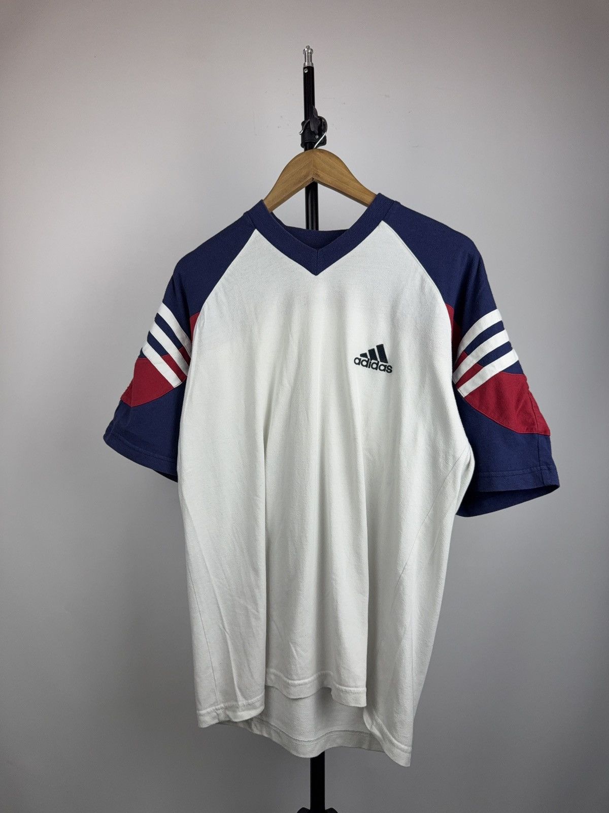 Adidas Retro Vintage Adidas V Neck T-Shirt 90s Stripes Logo Tee Size US M / EU 48-50 / 2 - 1 Thumbnail