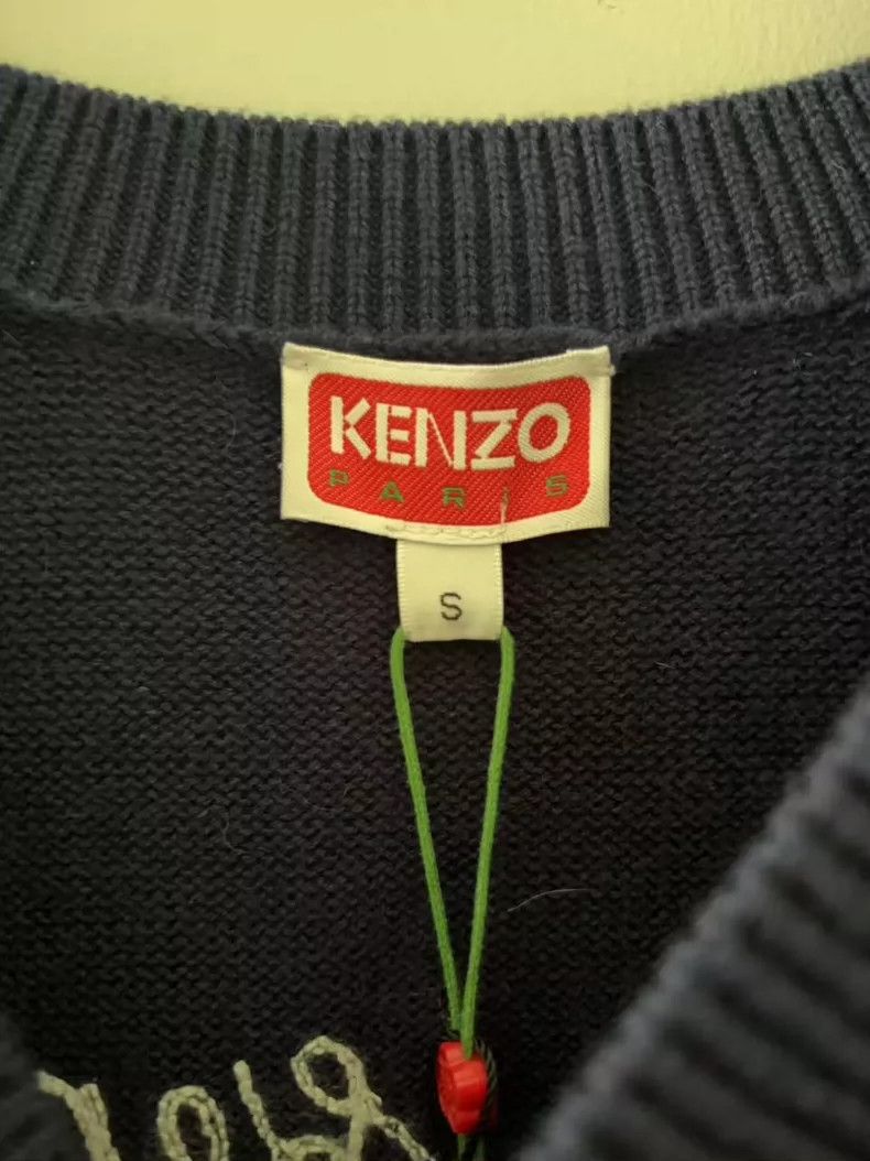 Kenzo KENZO Logo V-neck single rowed long sleeve knit sweater Size US S / EU 44-46 / 1 - 2 Thumbnail