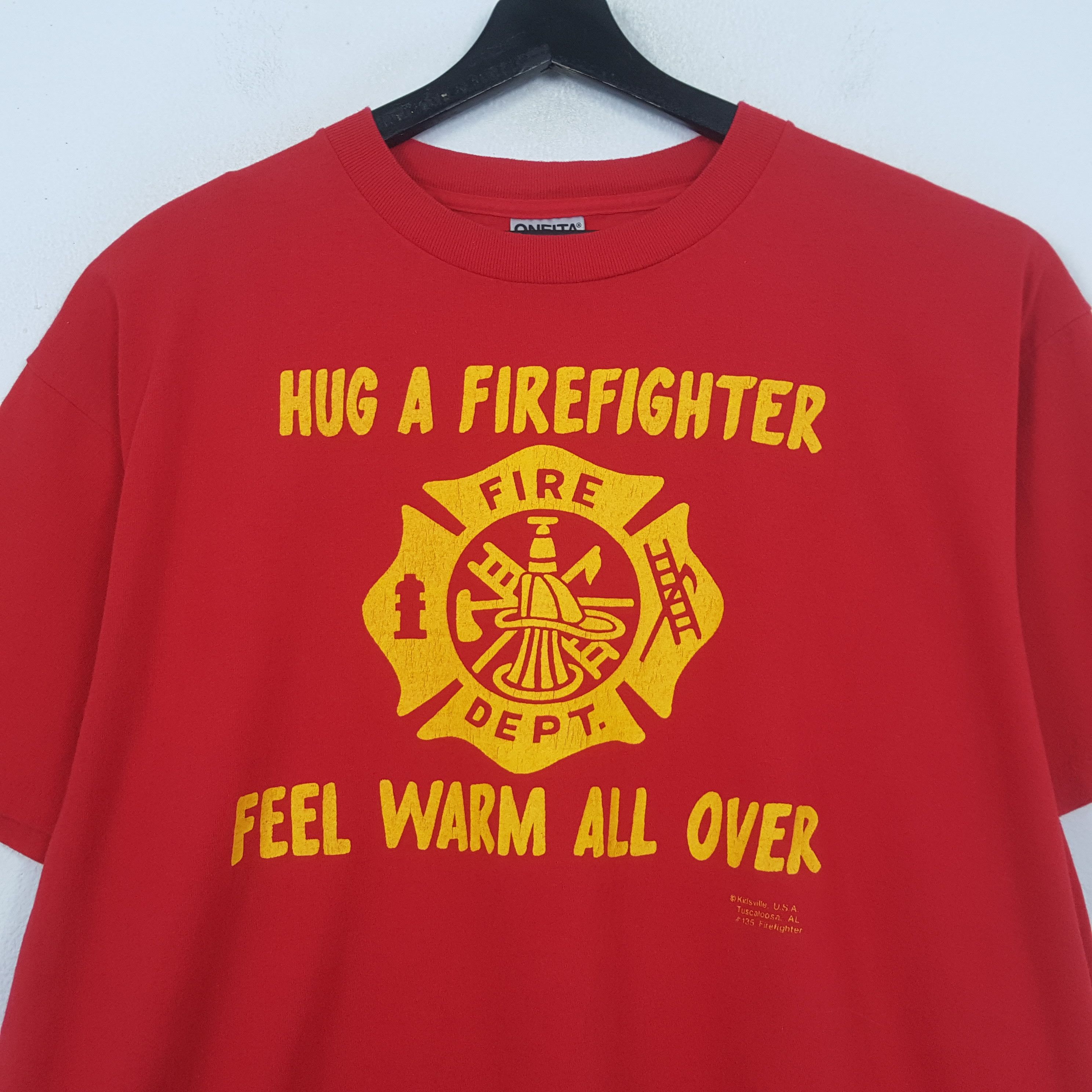 Vintage Hug A Firefighter Dept Vintage Tshirt RR1 Size US XL / EU 56 / 4 - 2 Thumbnail
