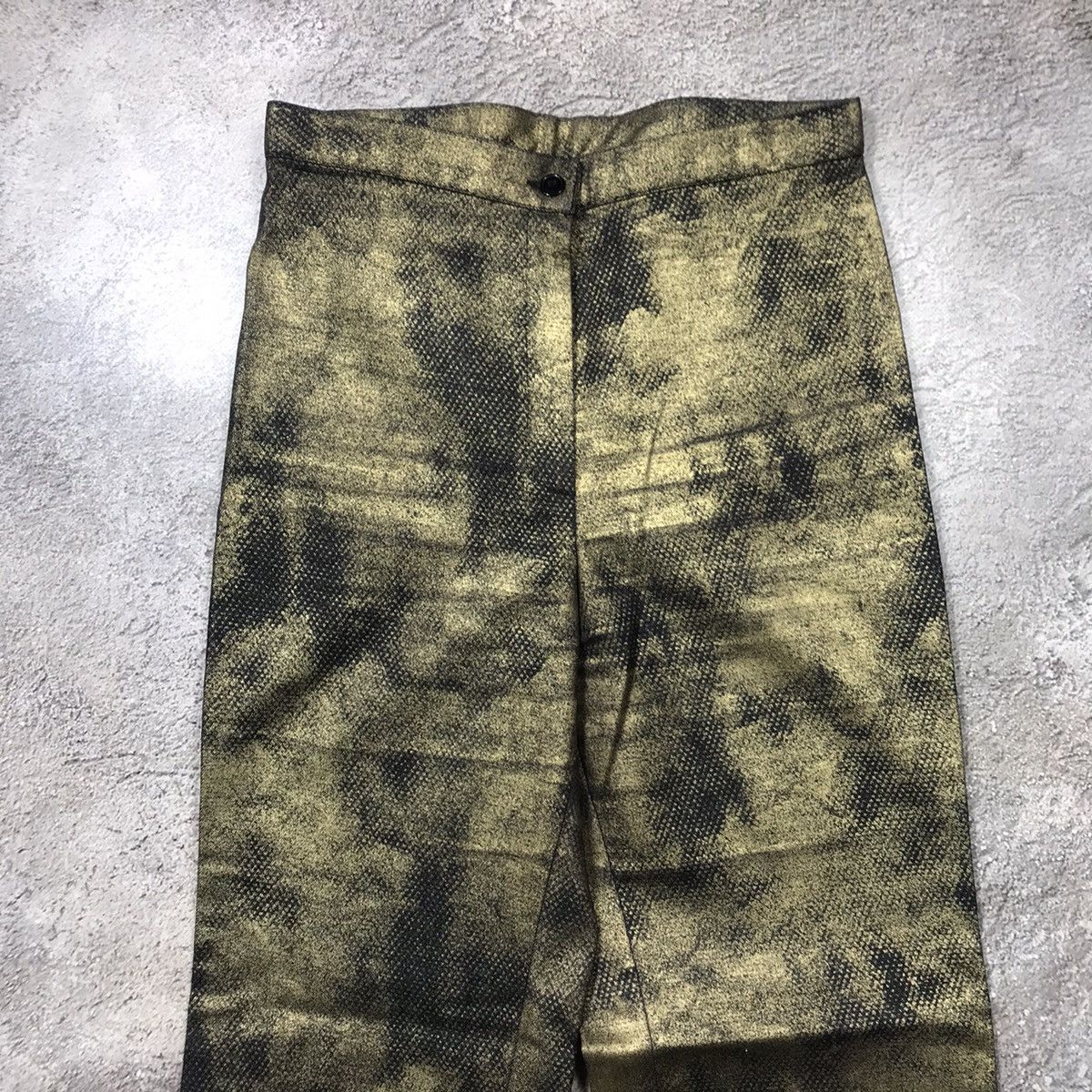 Vintage Vintage Y2K Baggy Cargo Pants Thrashed Camo Streetwear 28 Size 28" / US 6 / IT 42 - 2 Thumbnail