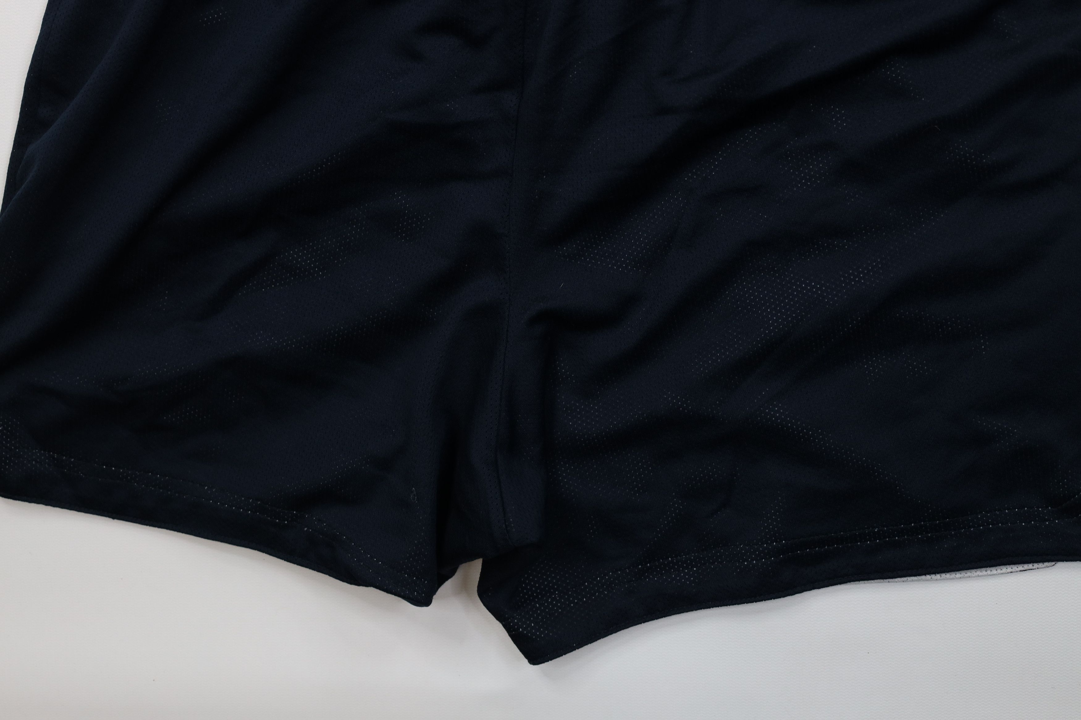Nike Vintage Nike Reversible Mini Swoosh Running Soccer Shorts Size 28" / US 6 / IT 42 - 13 Thumbnail