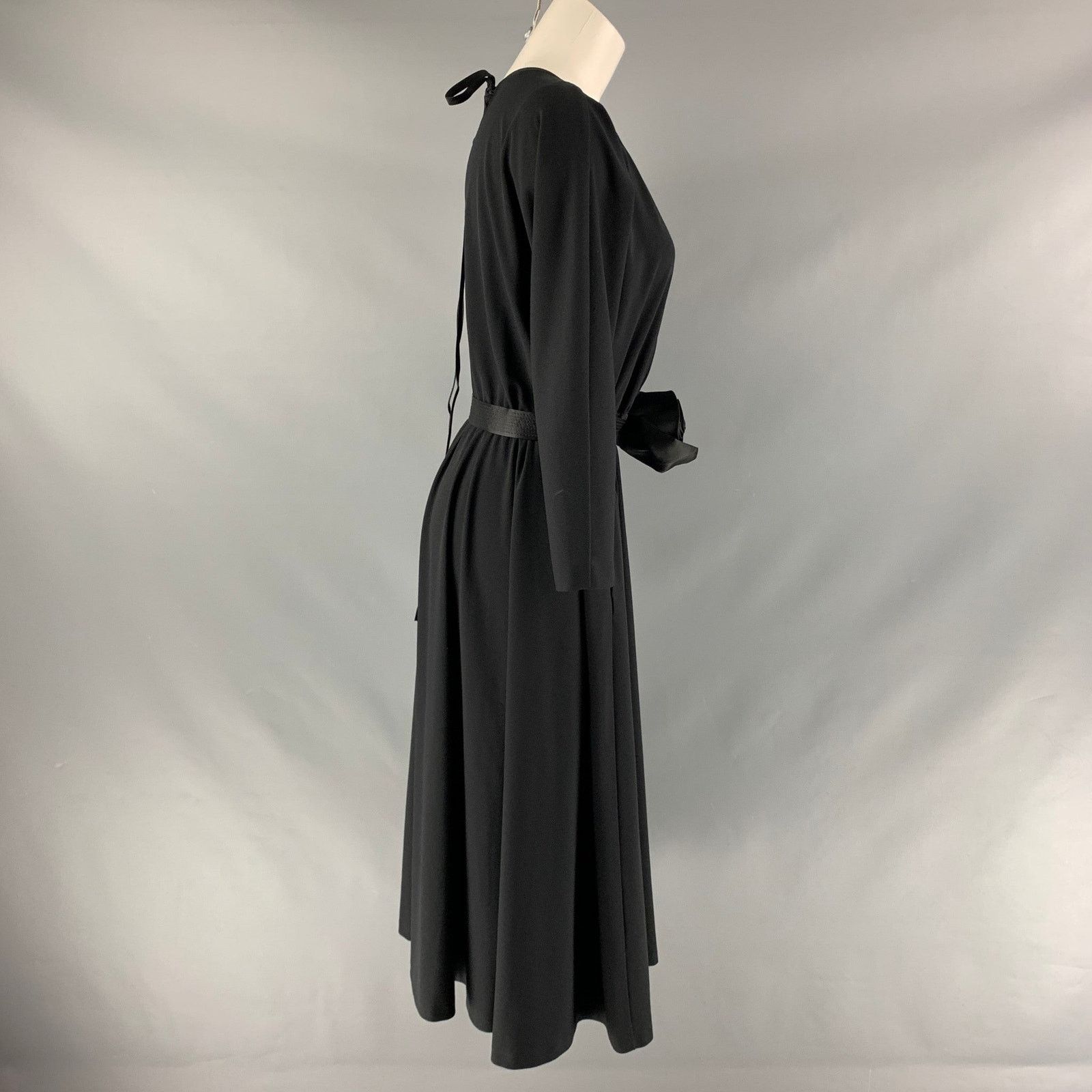 Marc Jacobs MARC JACOBS Size 4 Black Polyester Solid Belted Dress Size S / US 4 / IT 40 - 2 Thumbnail