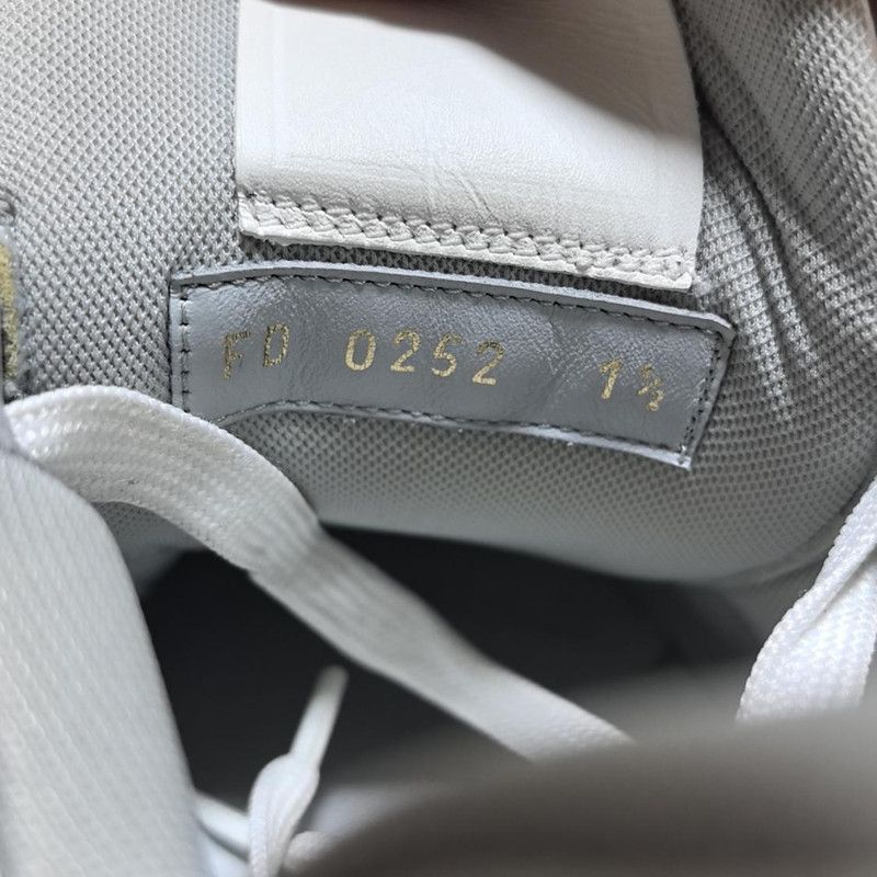 Louis Vuitton Louis Vuitton Low-Top Trainer Sneakers in White -2508 Size US 5.5 / EU 38 - 6 Thumbnail