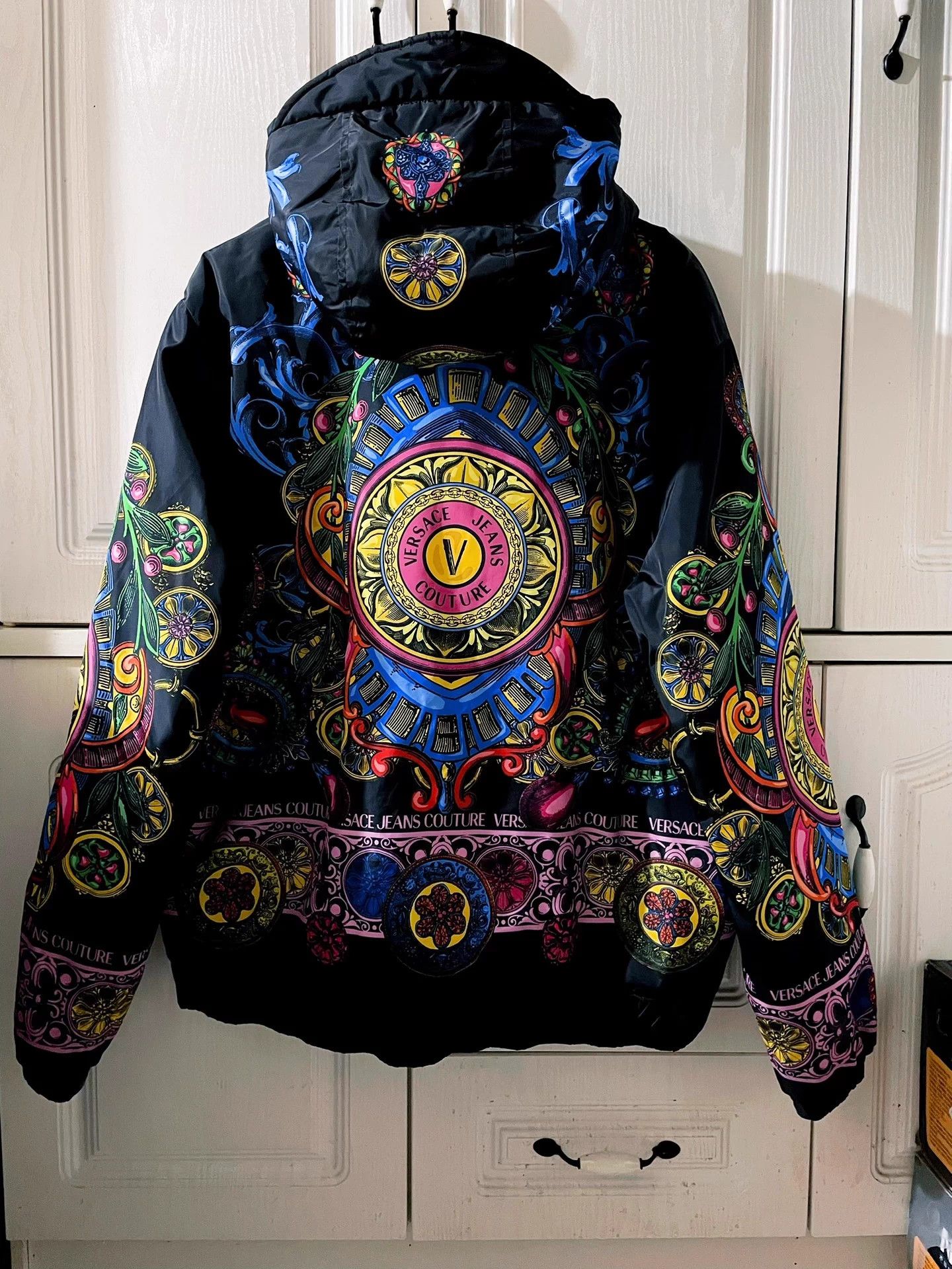 Versace Versace AOP Runway Winter Warm Coat VC Size US L / EU 52-54 / 3 - 2 Thumbnail