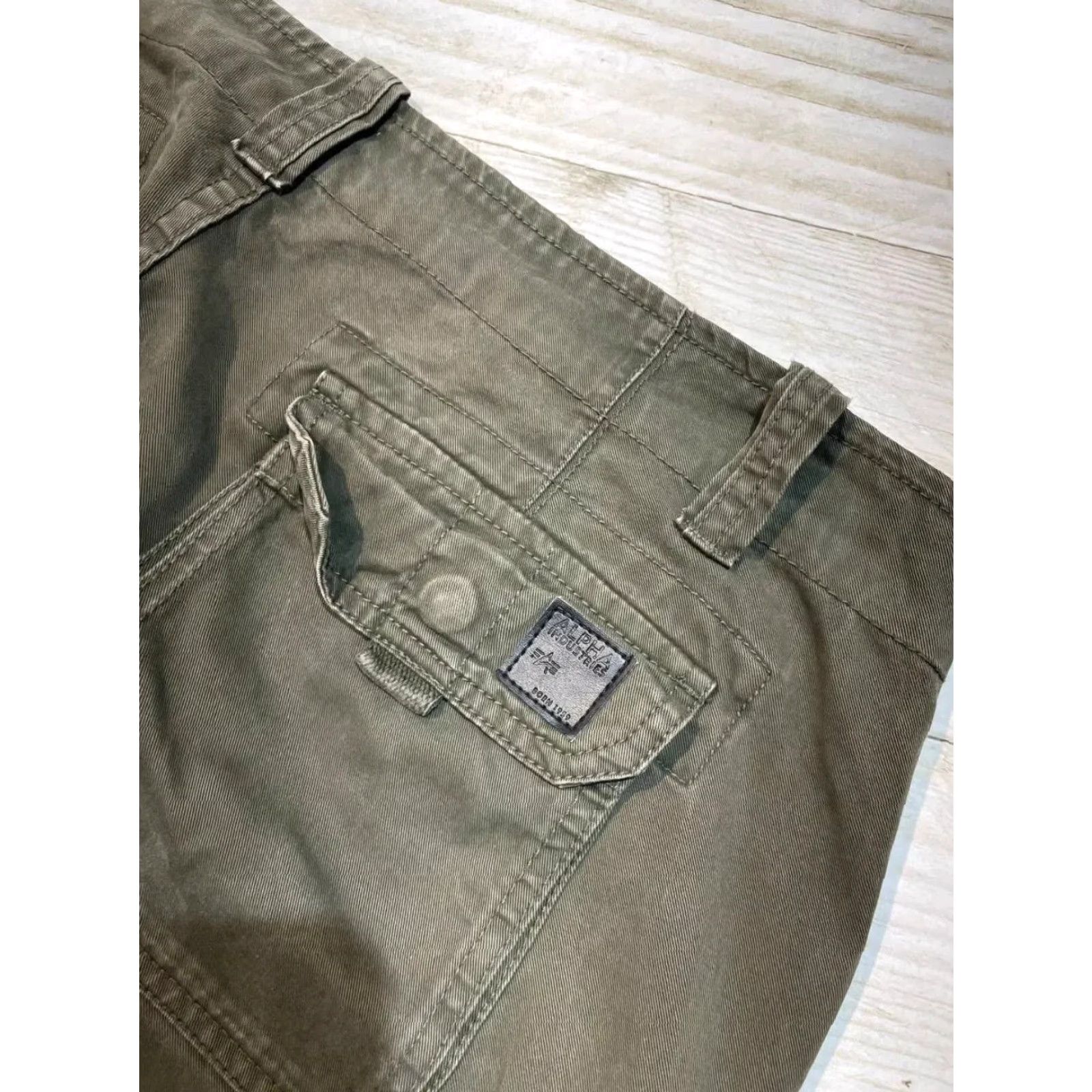 Vintage VINTAGE Alpha Cargo Pants Men L Gray Alpha Cargo Pants Mens L Gray 32in 82cm 43cm Knee Thigh Front Rise Inseam 28cm 30.5cm 10.04in 8.66in 12.01in Size US 33 - 3 Thumbnail