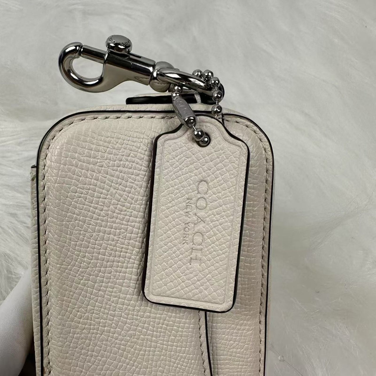Coach Coach Crossbody Pouch In Crossgrain Leather/Chalk CP271 NWT Size ONE SIZE - 6 Thumbnail