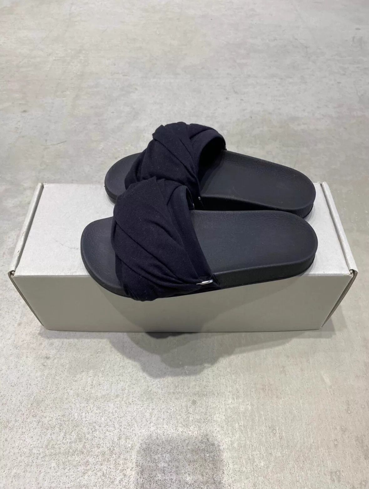 Rick Owens Rick Owens Drkshdw Women's Wrap Slipper 36 Size US 5.5 / IT 35.5 - 2 Thumbnail