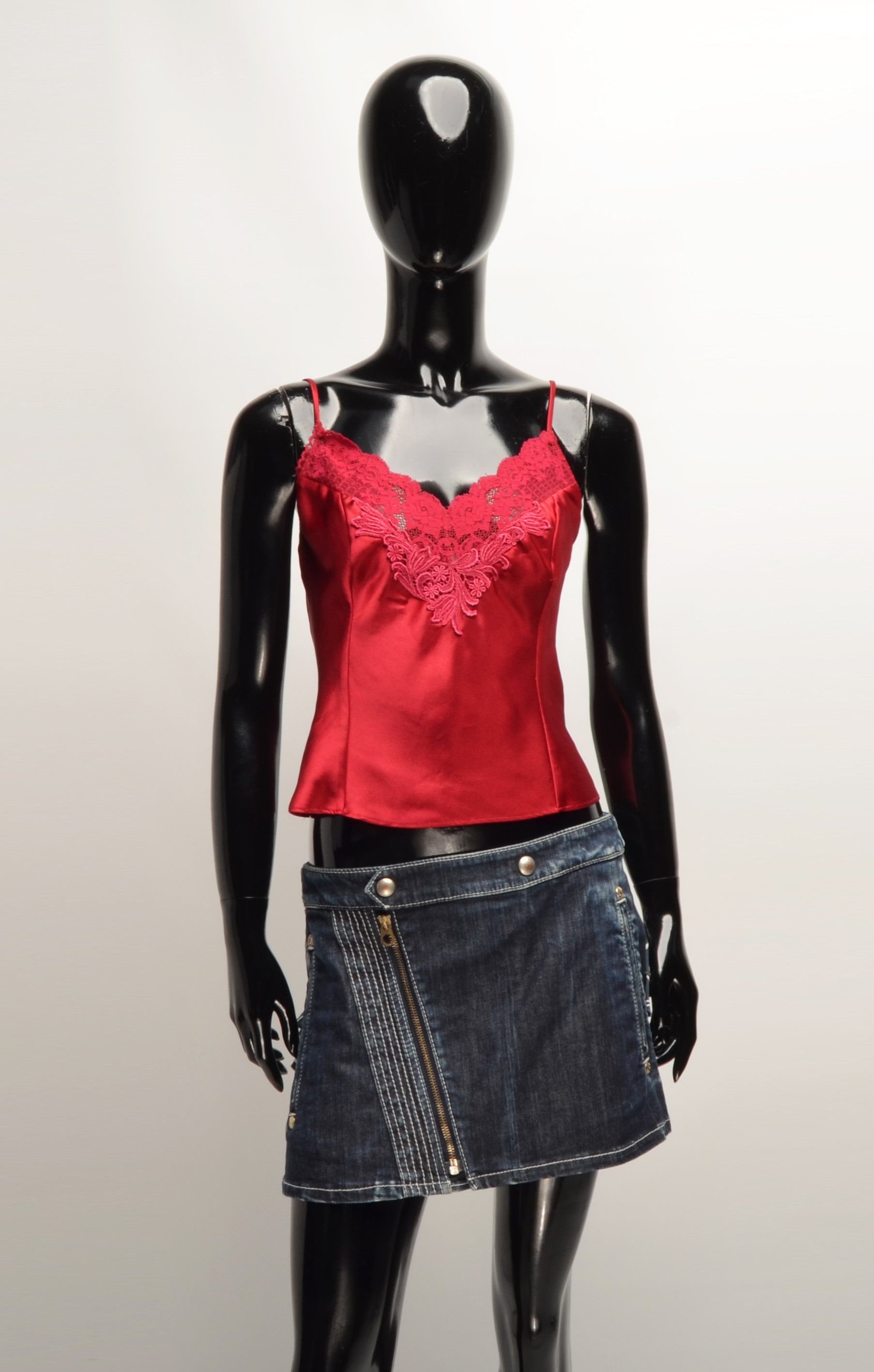 Victoria's Secret Victoria's Secret Vintage Stunning Cami Lace Top Size S / US 4 / IT 40 - 1 Thumbnail