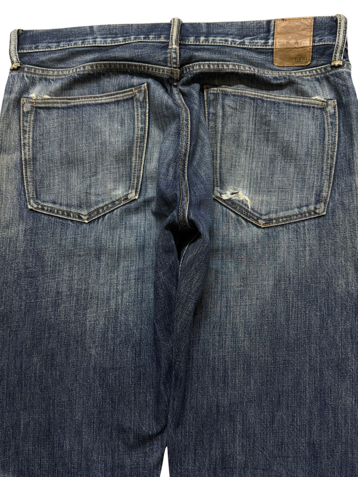 Uniqlo Vintage Y2K Gap Classic Blue Faded Wash Distress Jeans Size US 33 - 4 Thumbnail