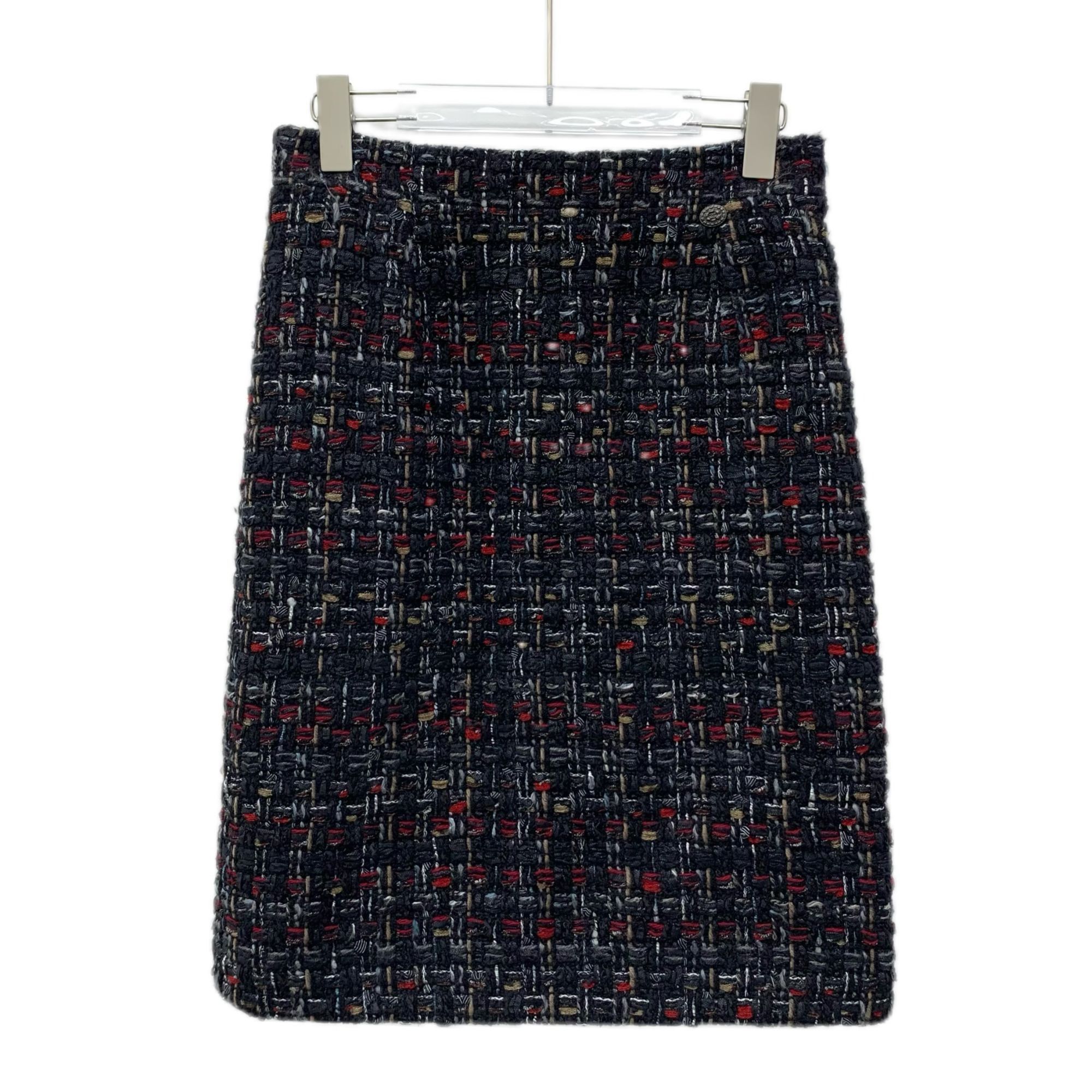 Chanel Chanel Womens Tweed Skirt Size 40 Made In France With Button Size 40" / US 18 - 1 Thumbnail