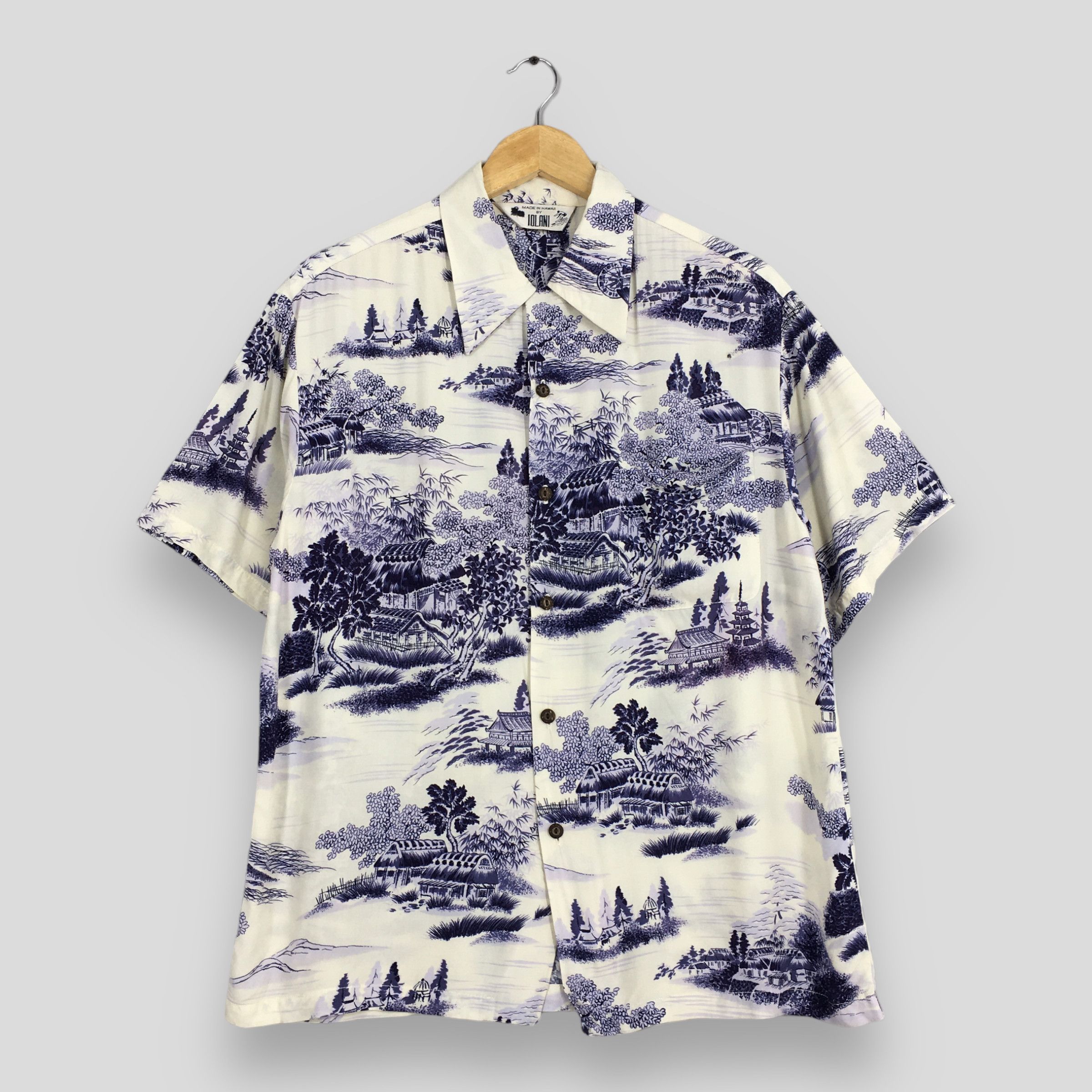 image of Aloha Wear x Iolani Made In Hawaii Iolani Patina Japanese Culture Rayon Shirt M, Men's (Size Medium